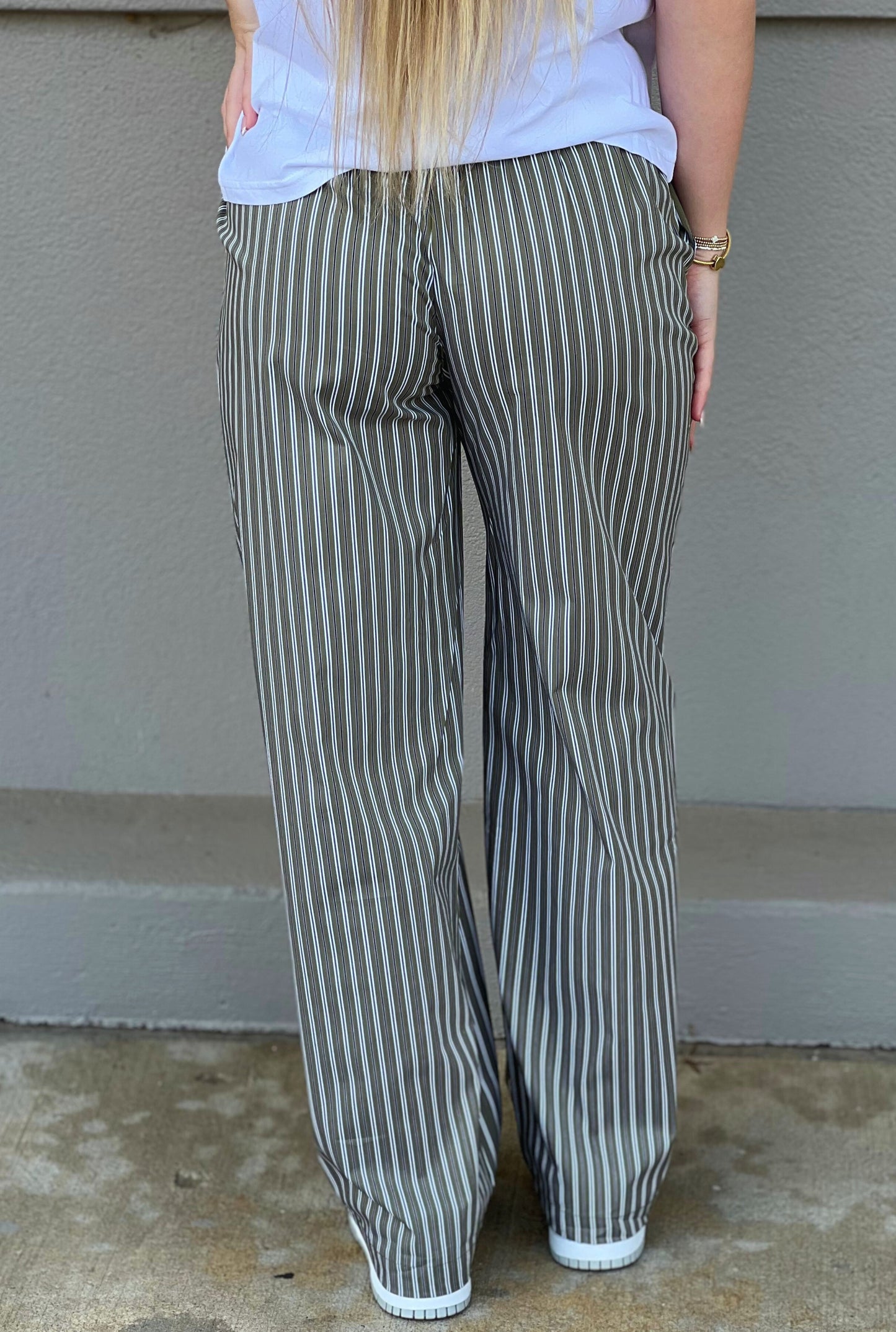 OLIVE BOXER PANTS