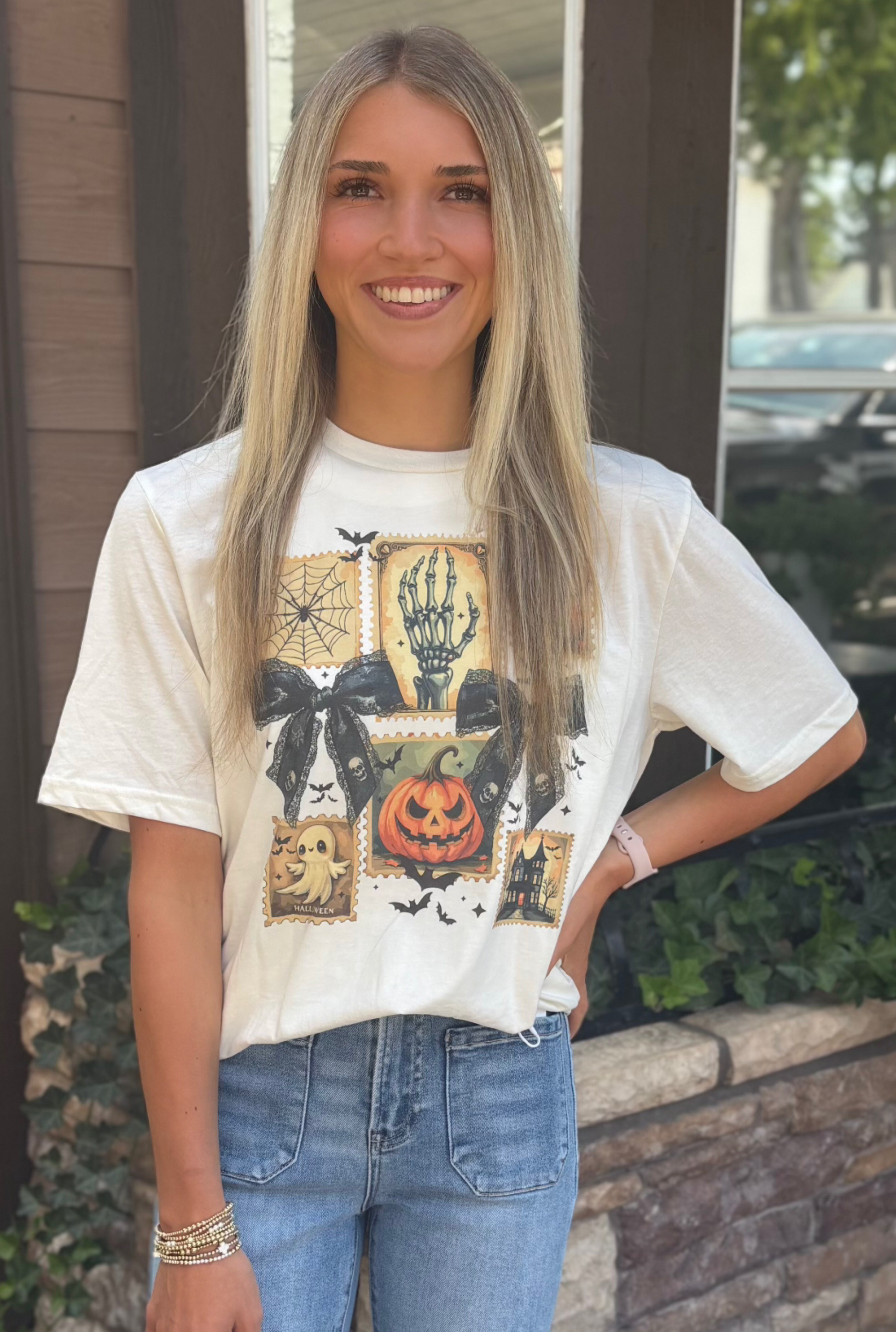 Vintage Halloween Black Bow Pumpkins Ghosts Bats Graphic Tee