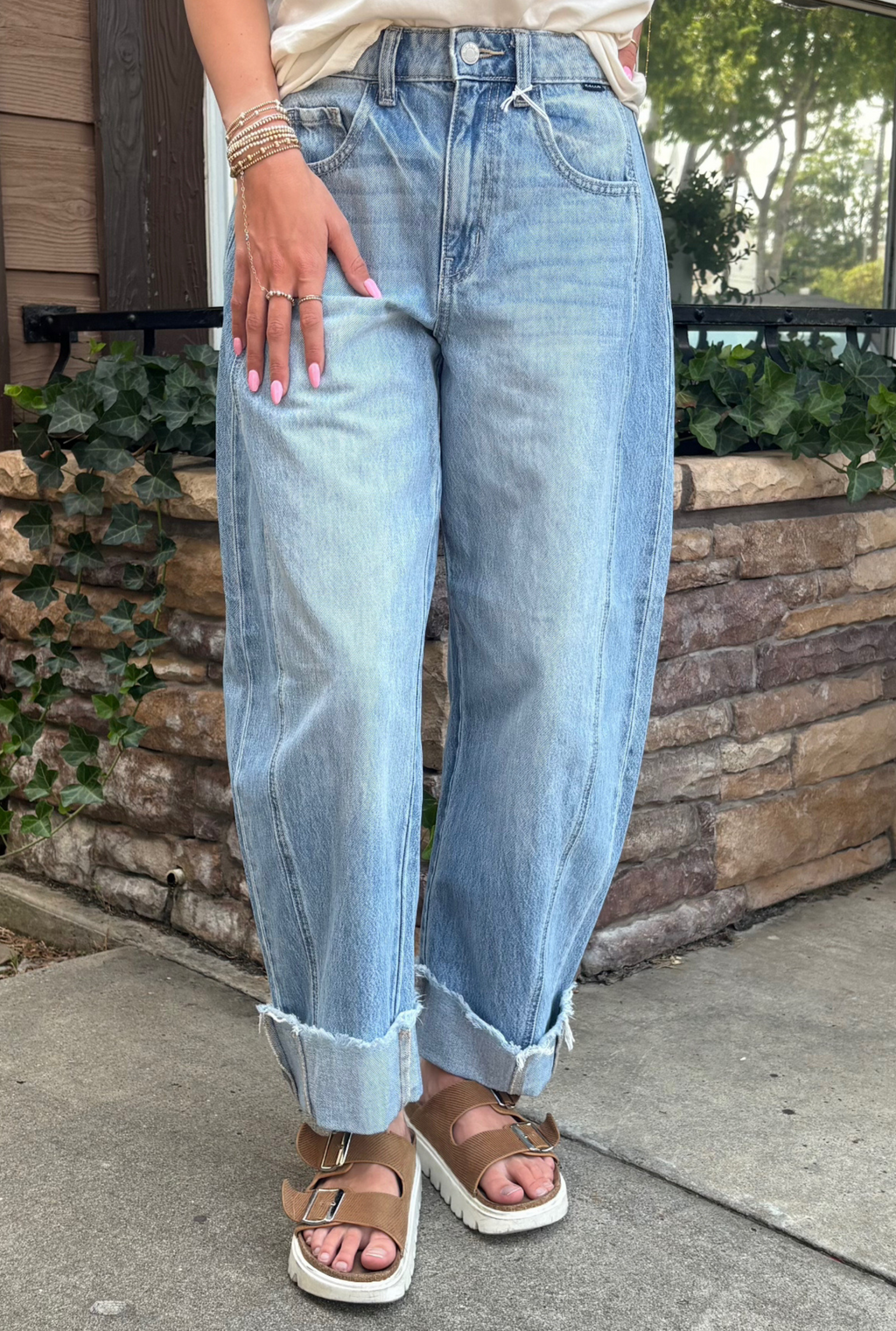 CUFFED BARREL JEANS