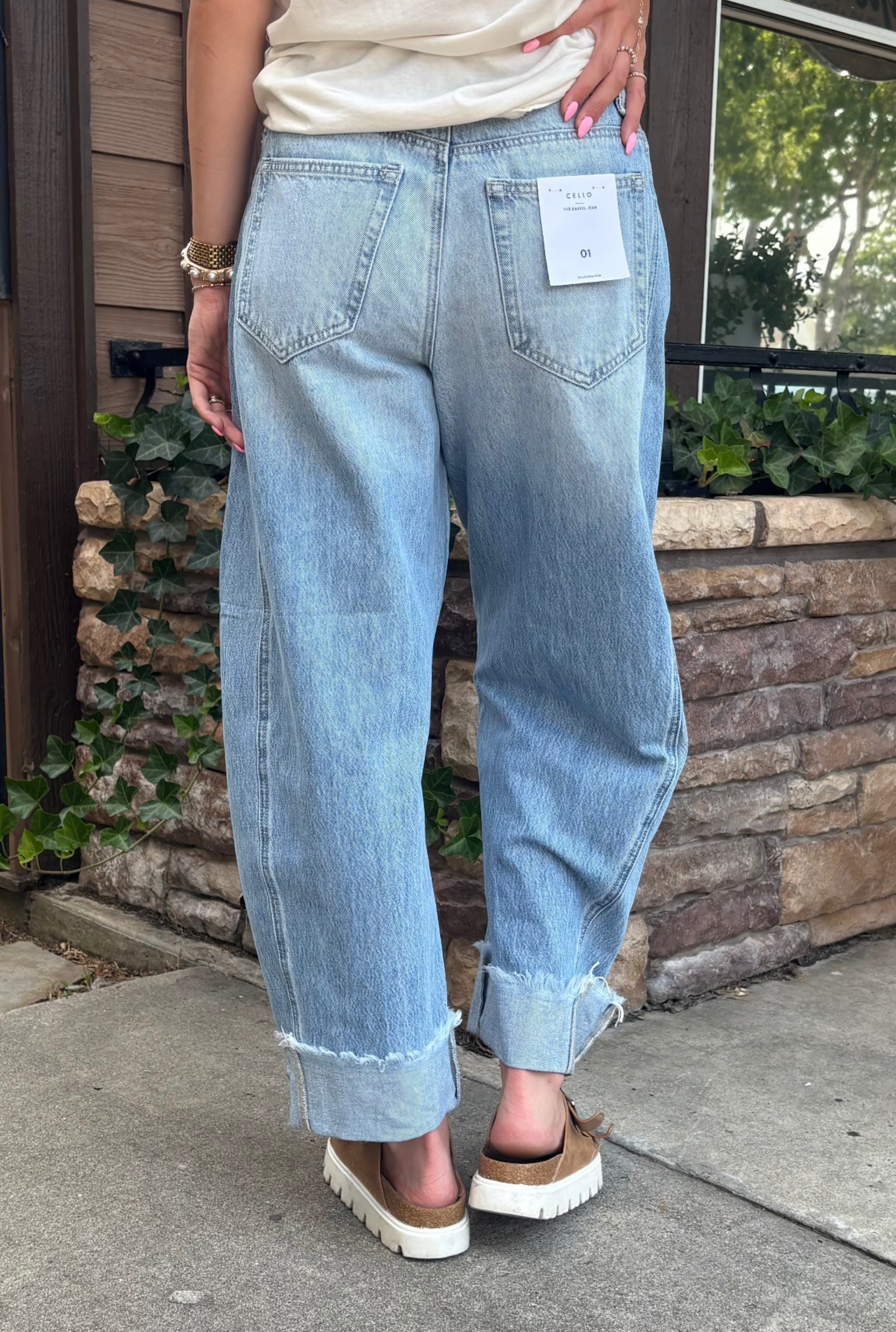 CUFFED BARREL JEANS