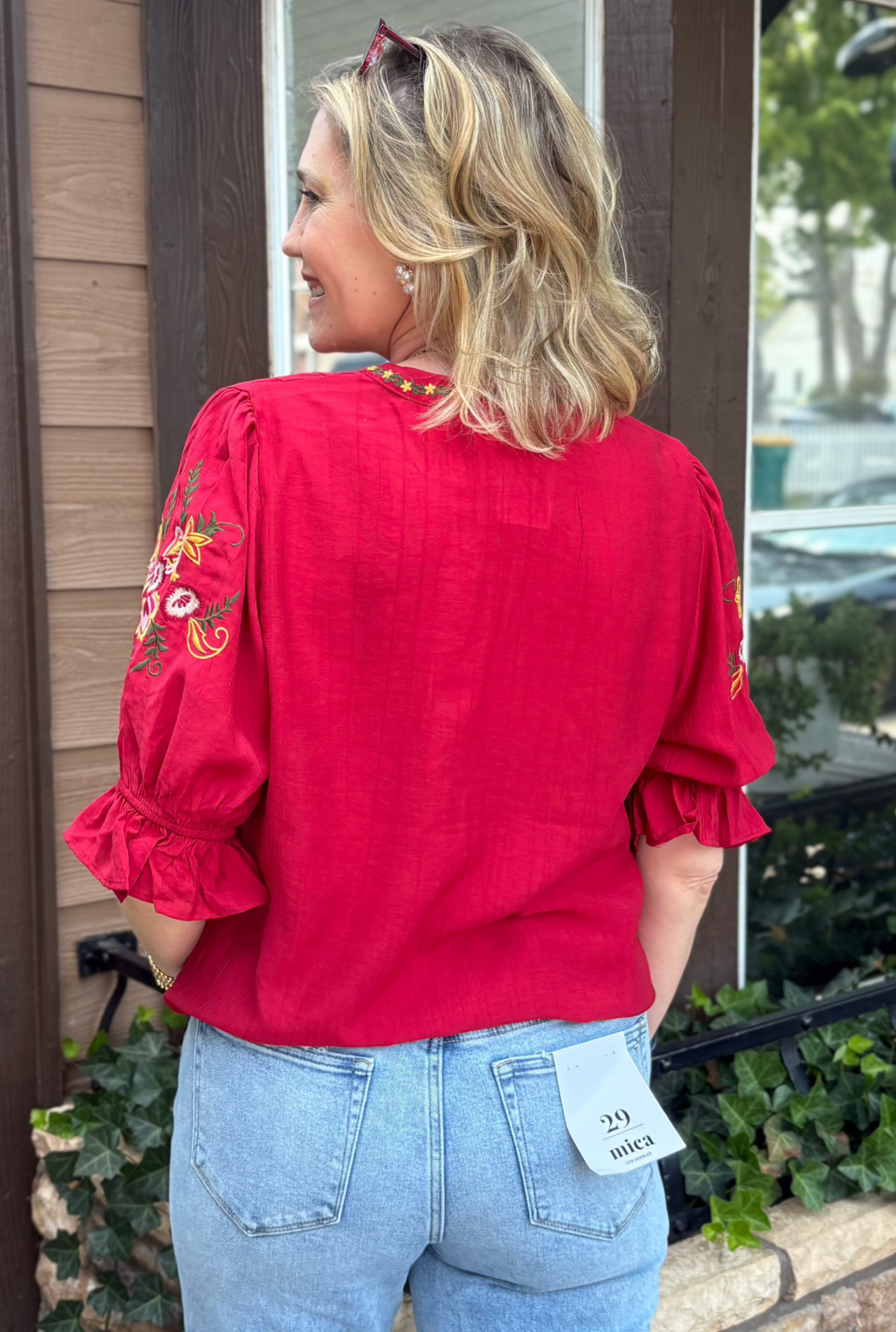 RED WINDY TOP