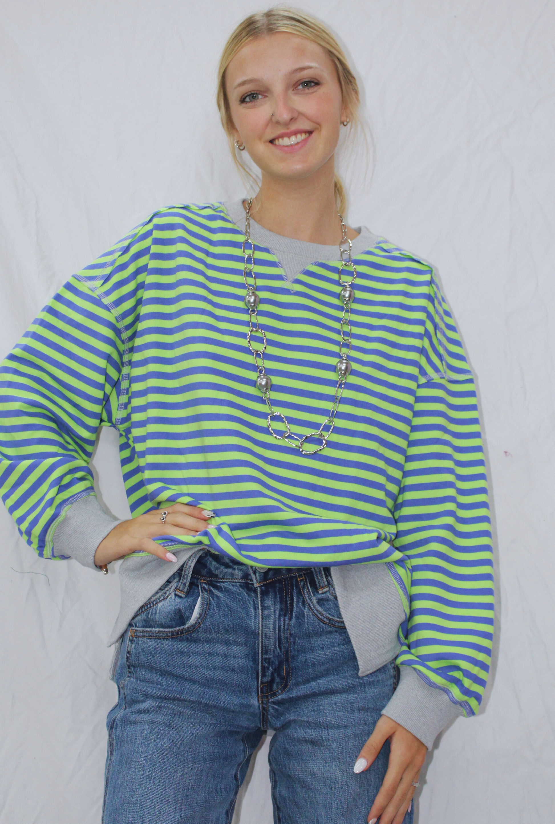 GREEN OUTGOING TOP