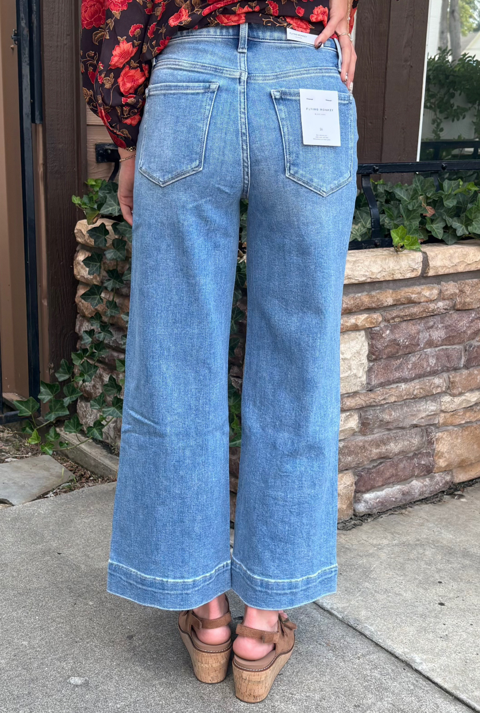 HIGH RISE CROP WIDE LEG JEANS