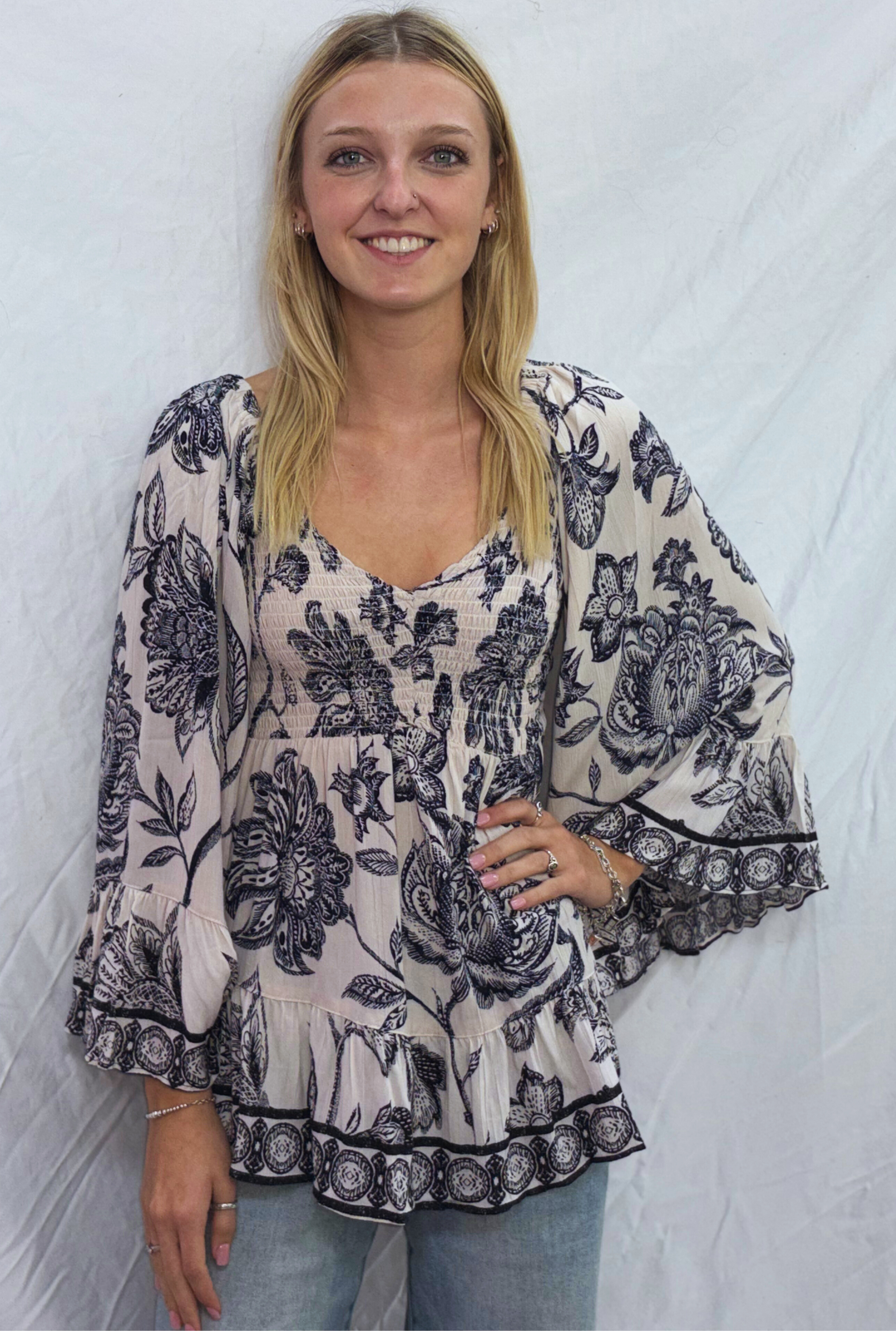 FLARE TOP