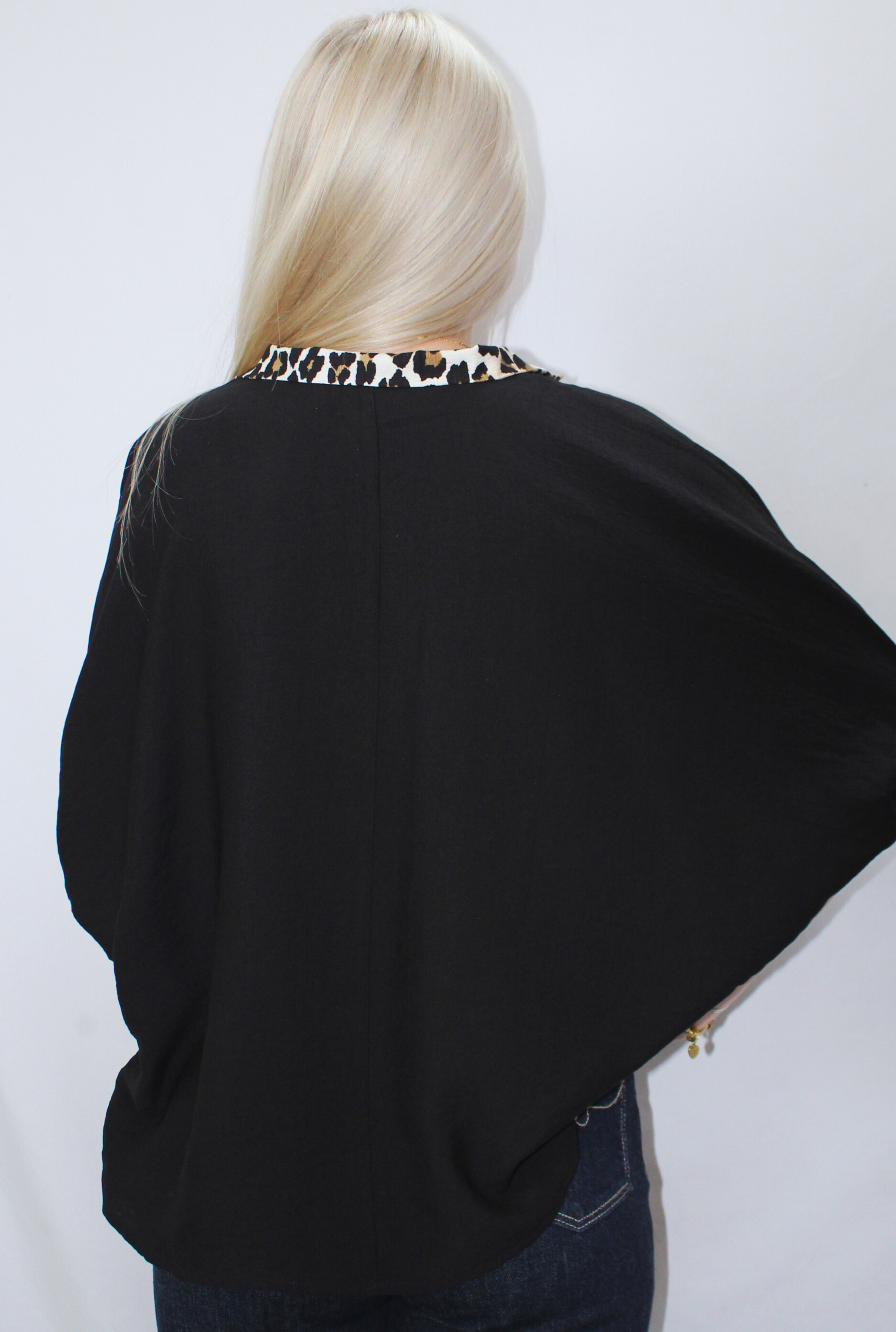BLACK LEOPARD BAILEY TOP