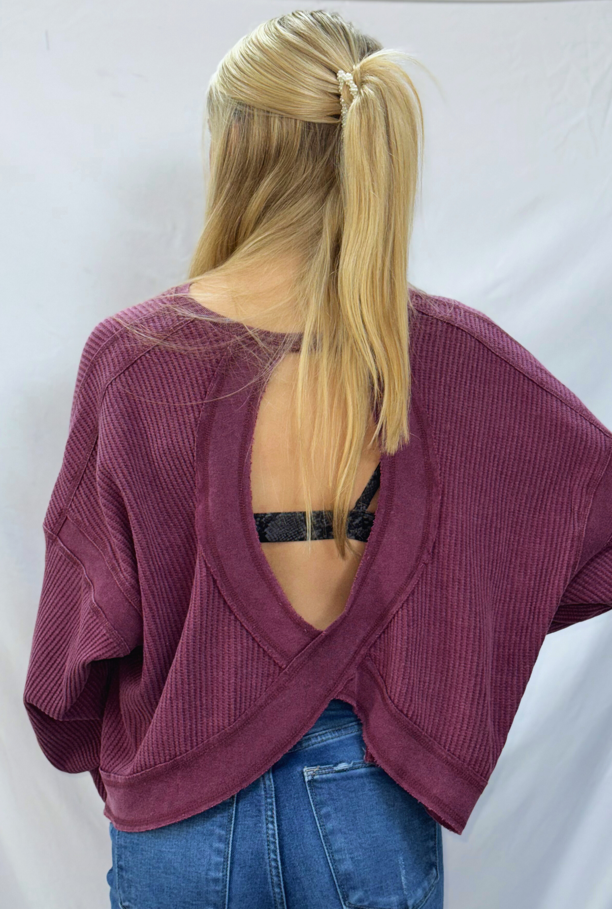 CHERRY TWIST SWEATER