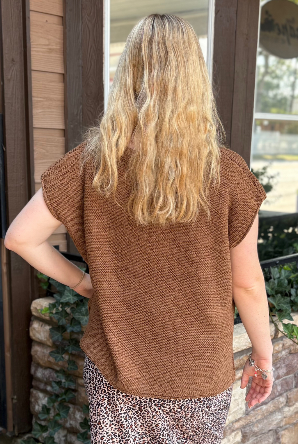 CAMEL OVERSIZED CREW NECK SWEATER VEST