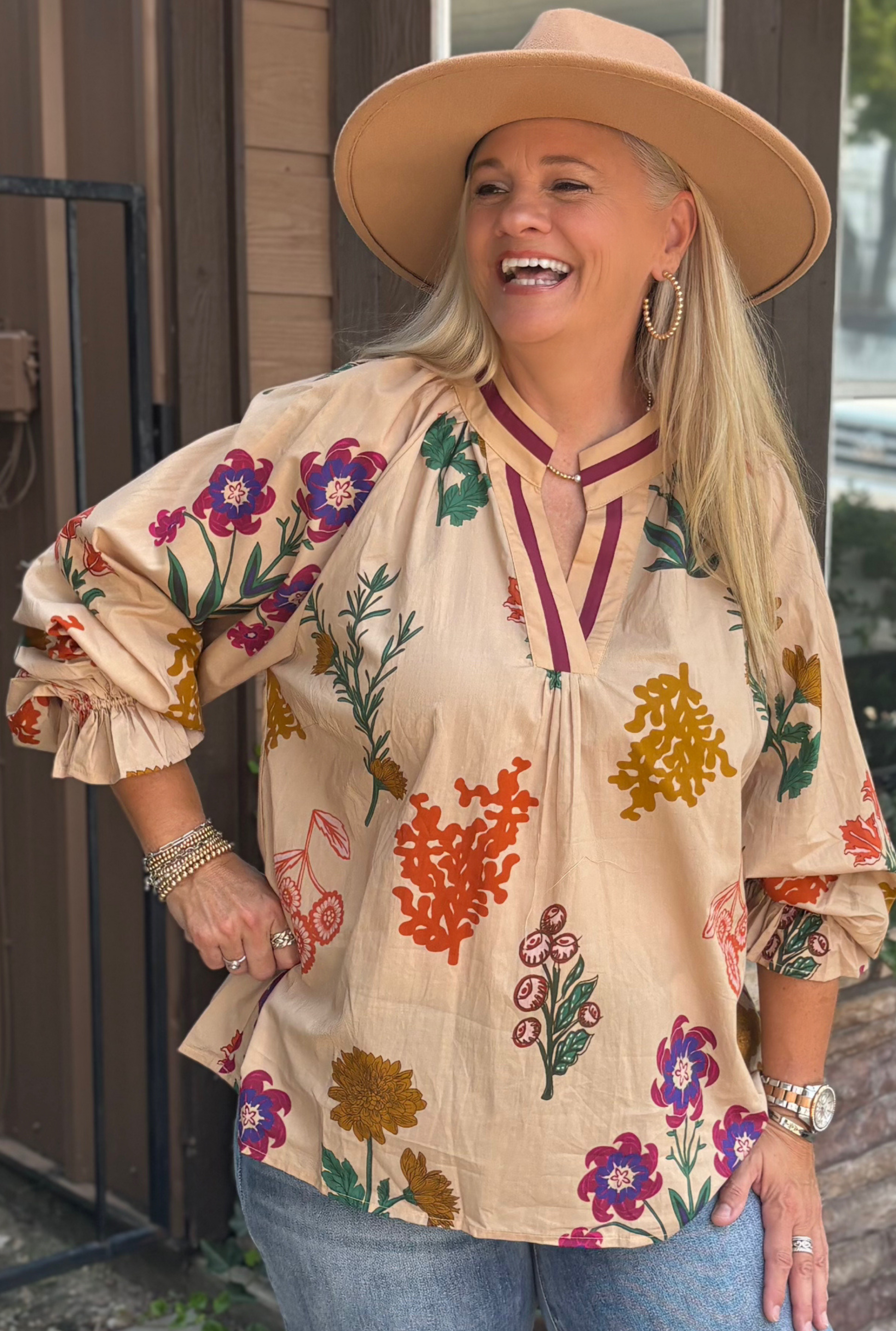CURVY TAN FLORAL TOP