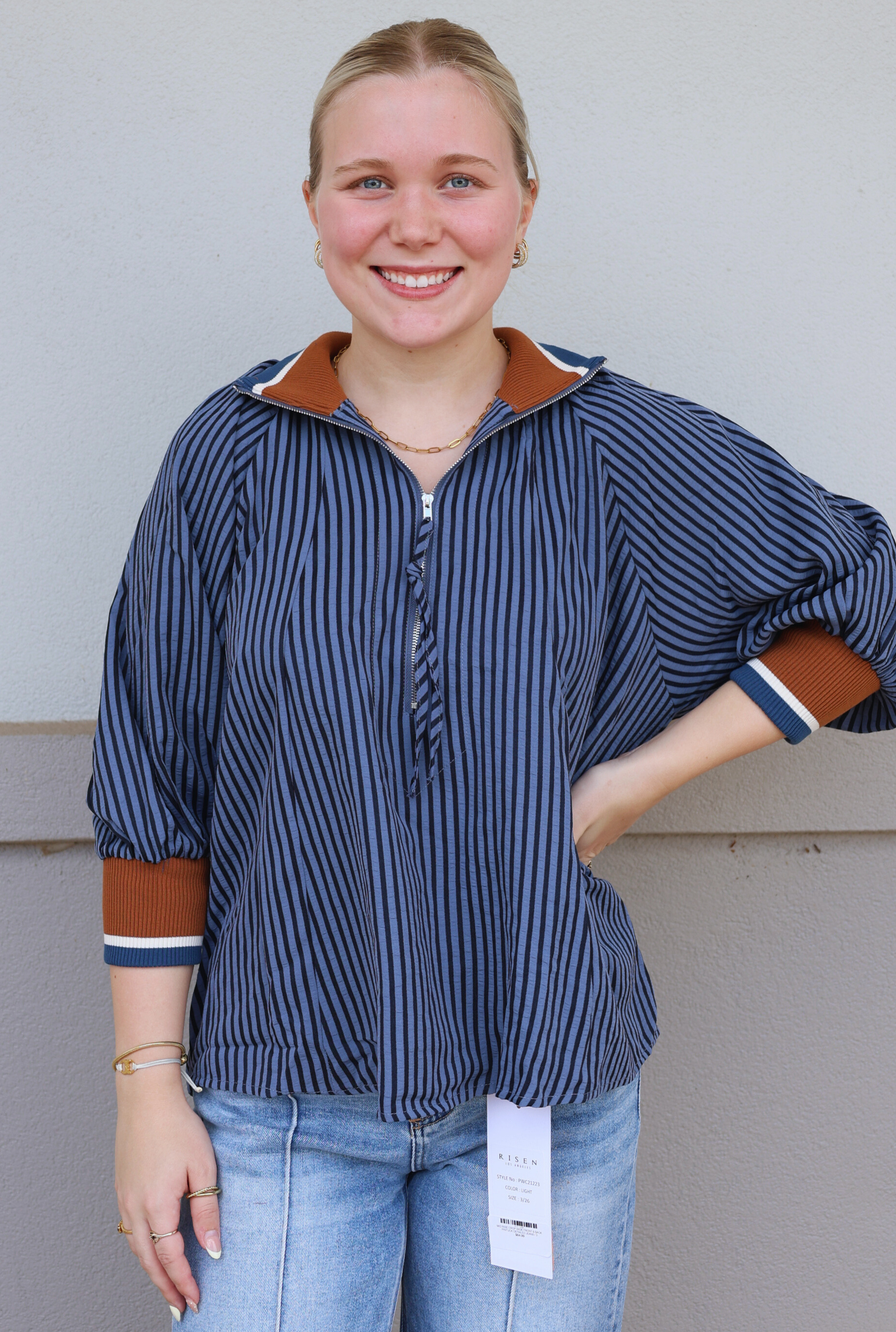 NAVY SKY TOP