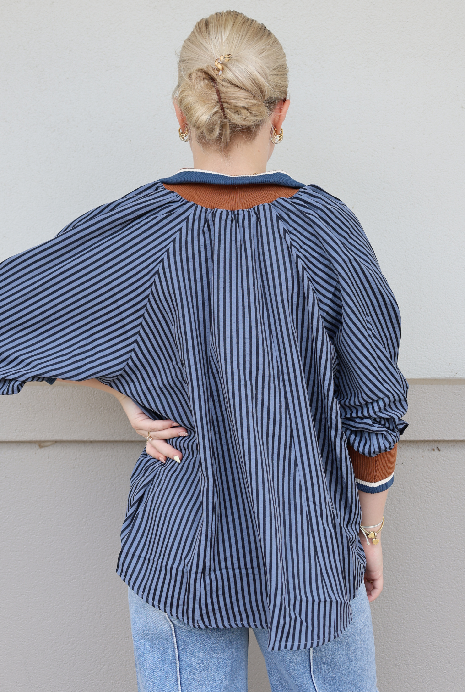 NAVY SKY TOP