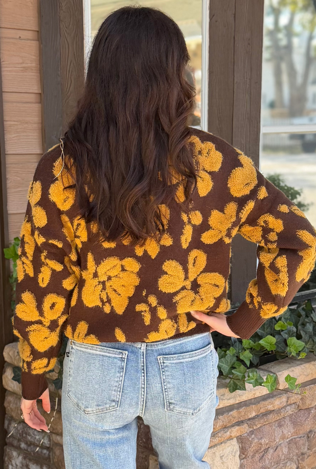 BROWN FLORAL SWEATER