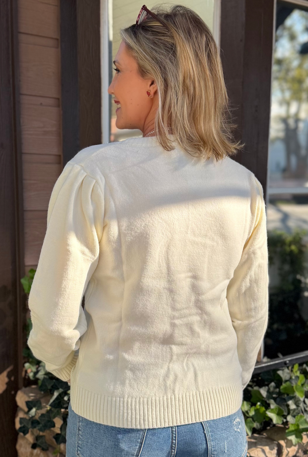 PEARL FLORAL SWEATER