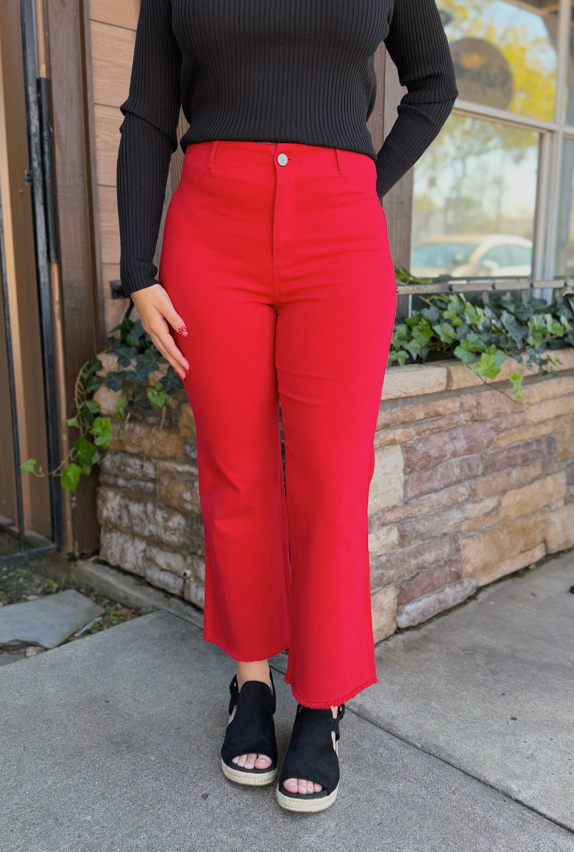 RED WIDE LEG PANTS