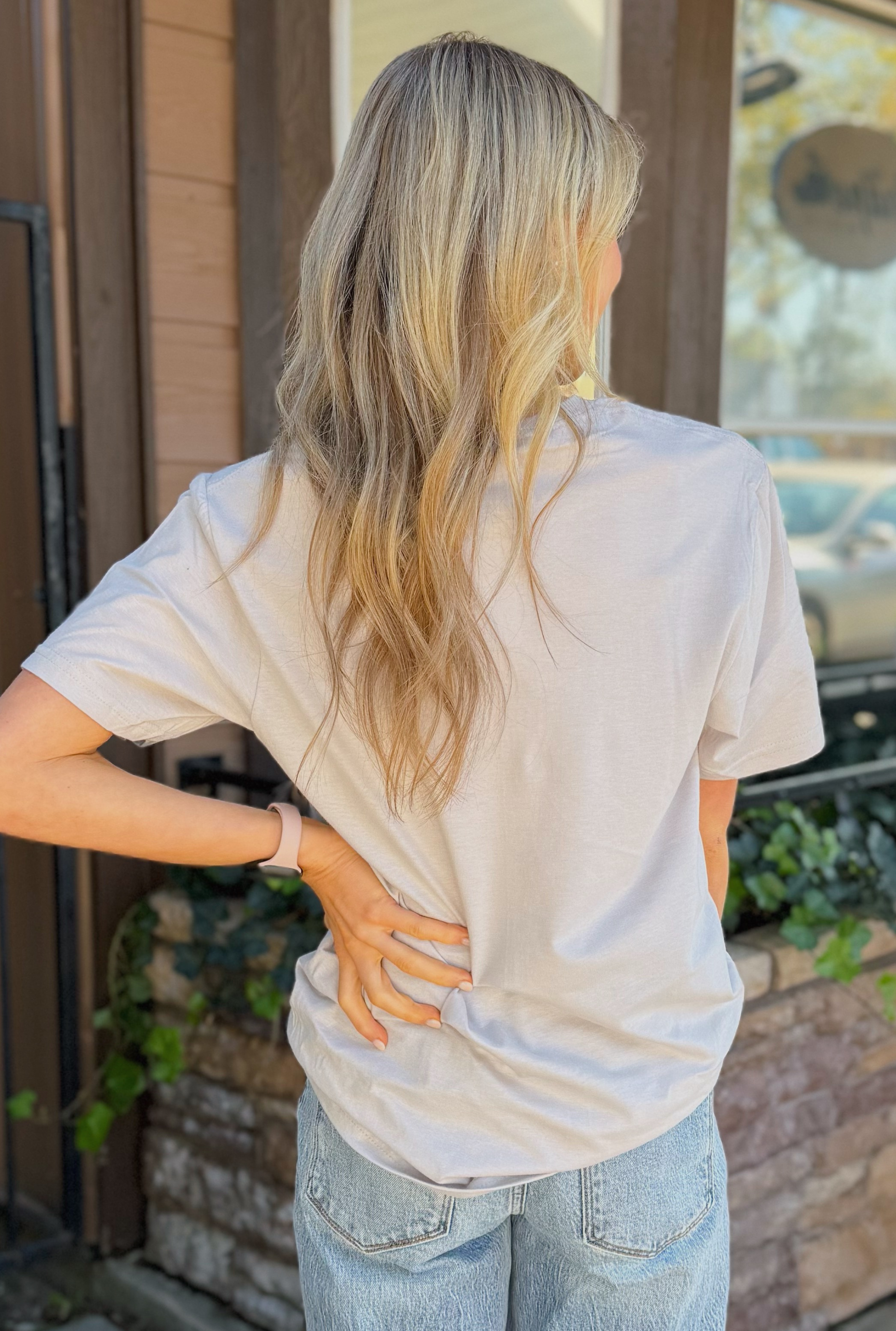 SANTA BOW GRAPHIC TEE