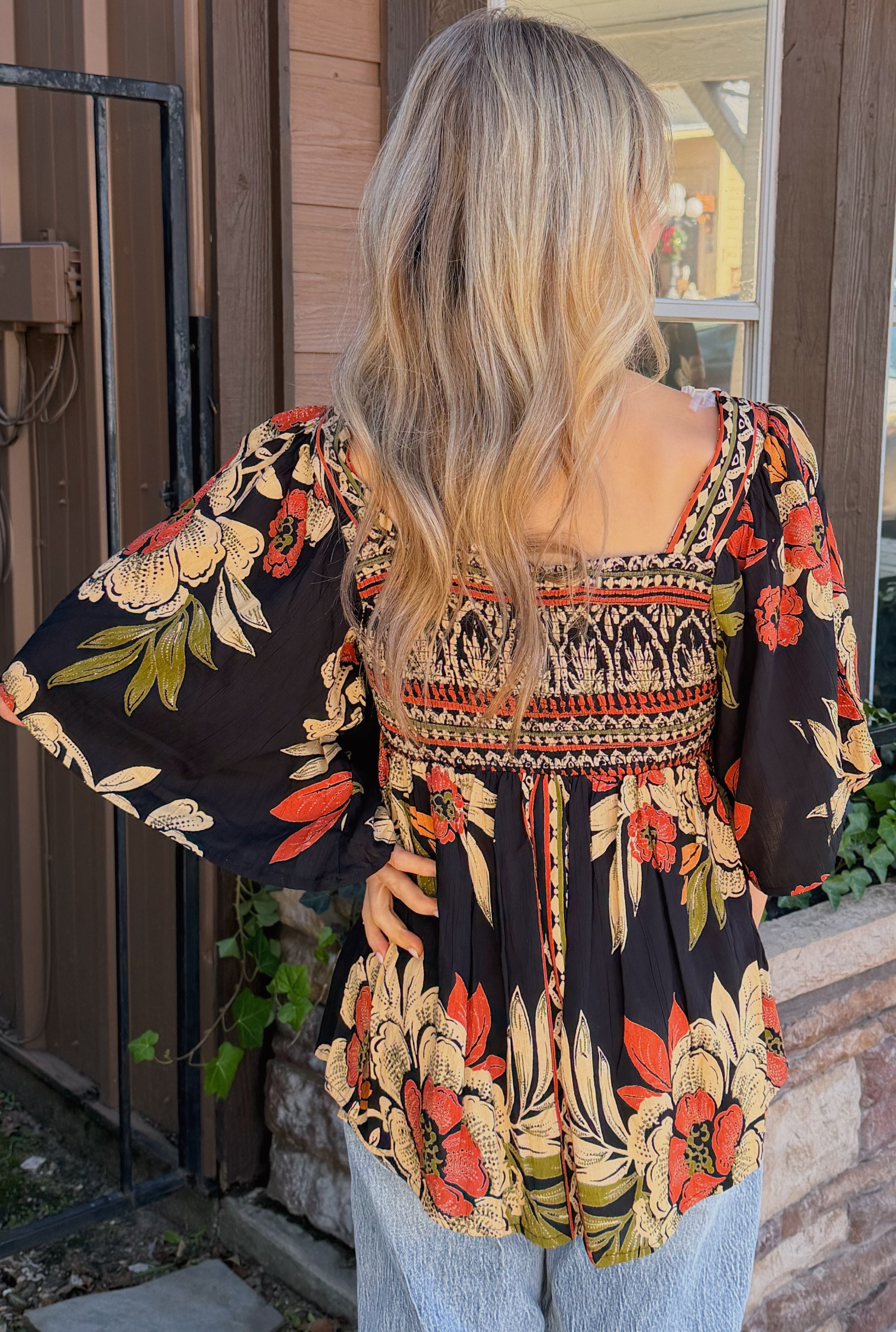 DRASTIC BLOOMS TOP