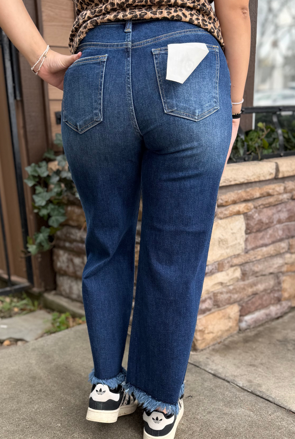 MID RISE CROP WIDE LEG JEANS