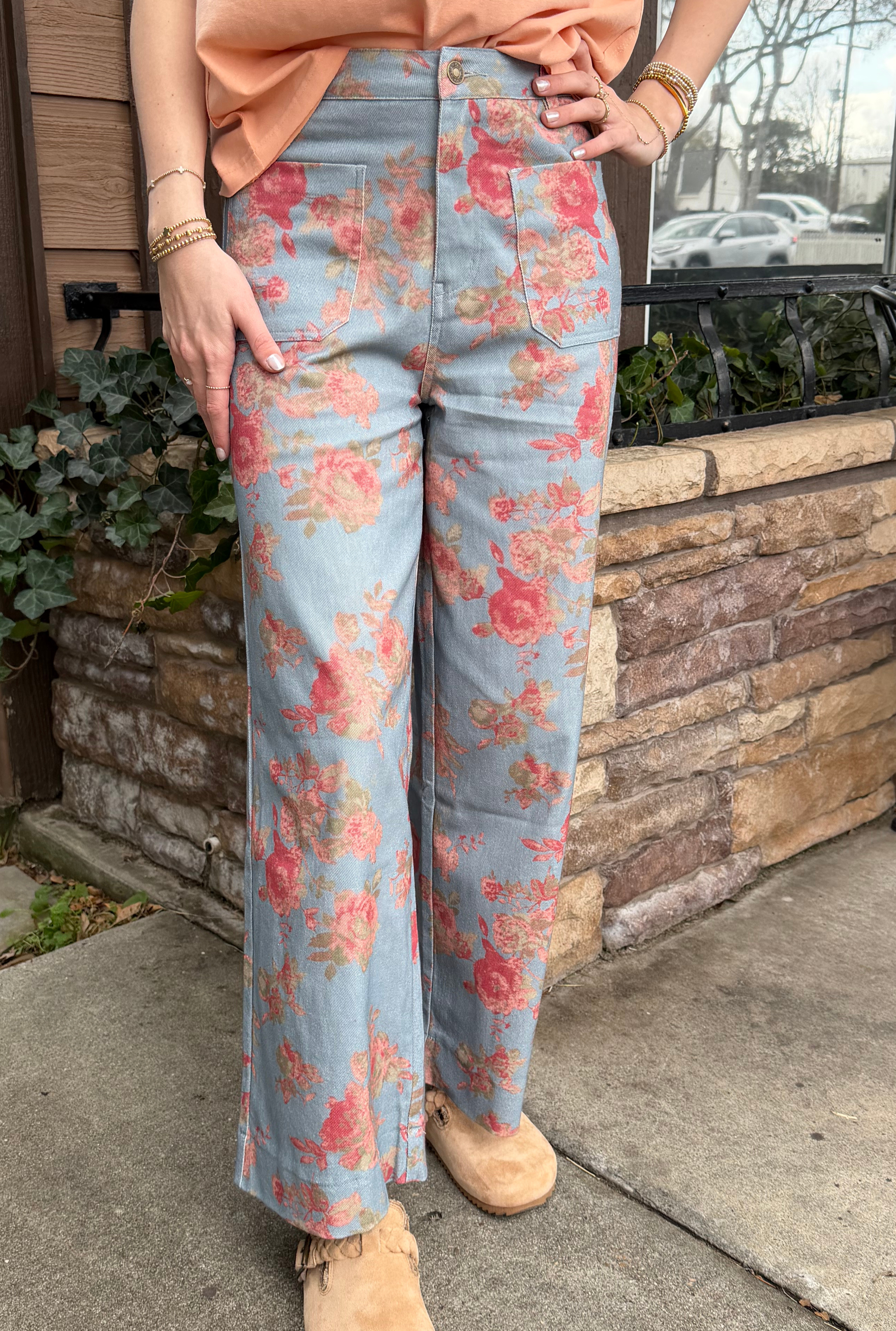 BLUE FLORAL ANKLE PANTS
