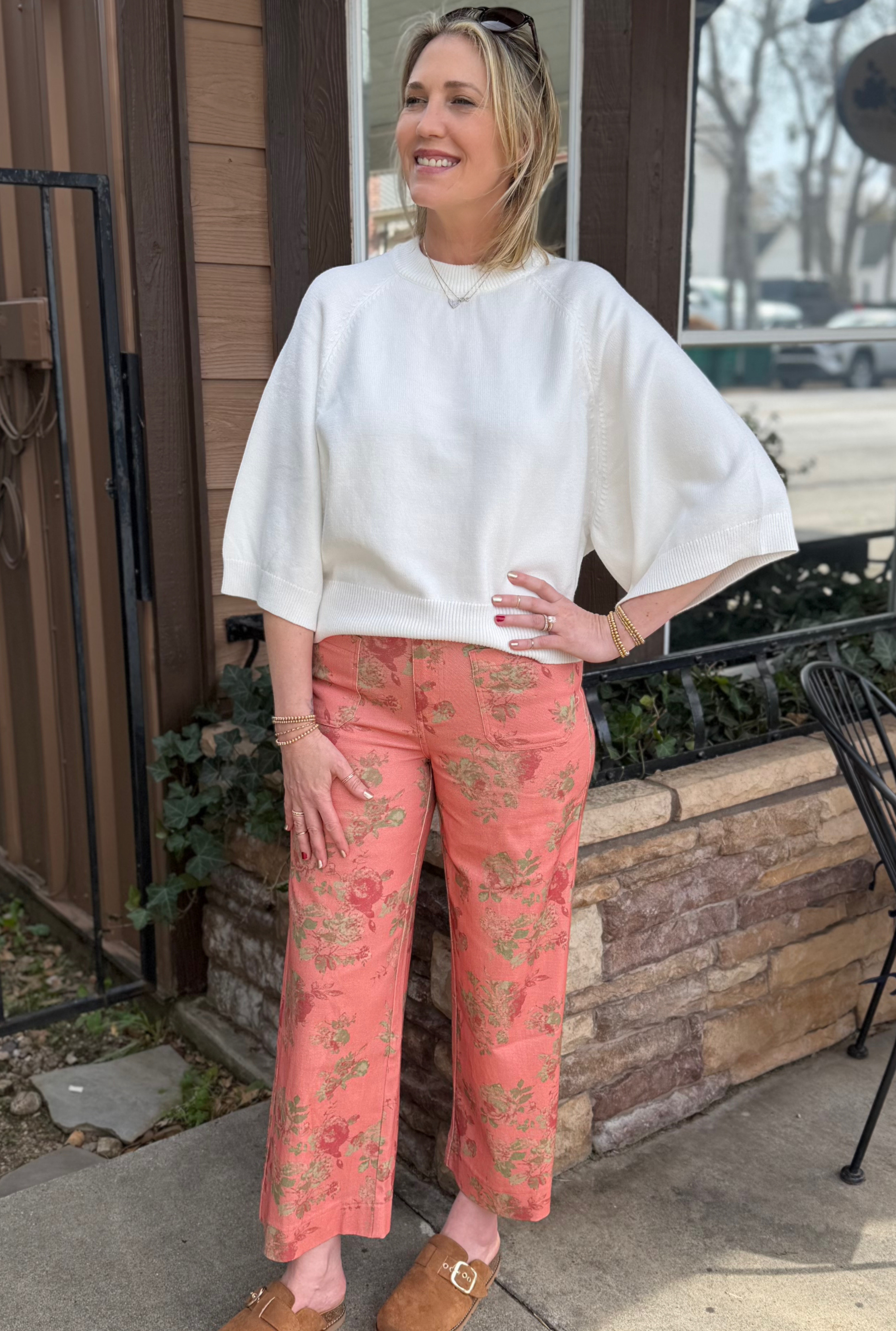 PINK FLORAL ANKLE PANTS