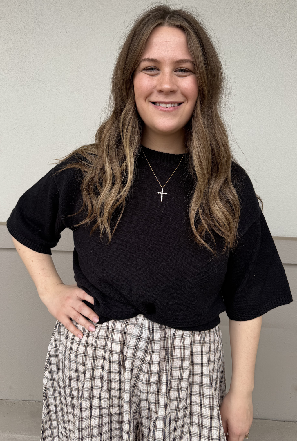 BLACK SHORT SLEEVE SWEATER