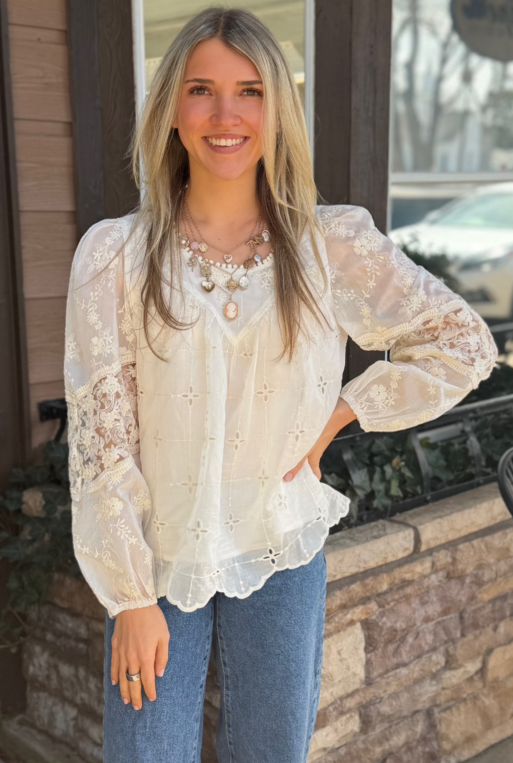 CREAM LESLIE TOP