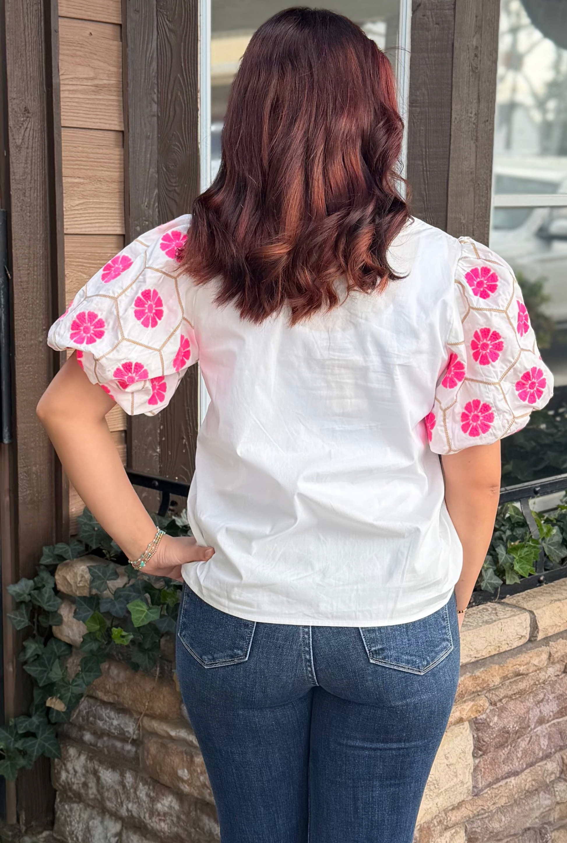 WHITE FLORAL DETAIL TOP