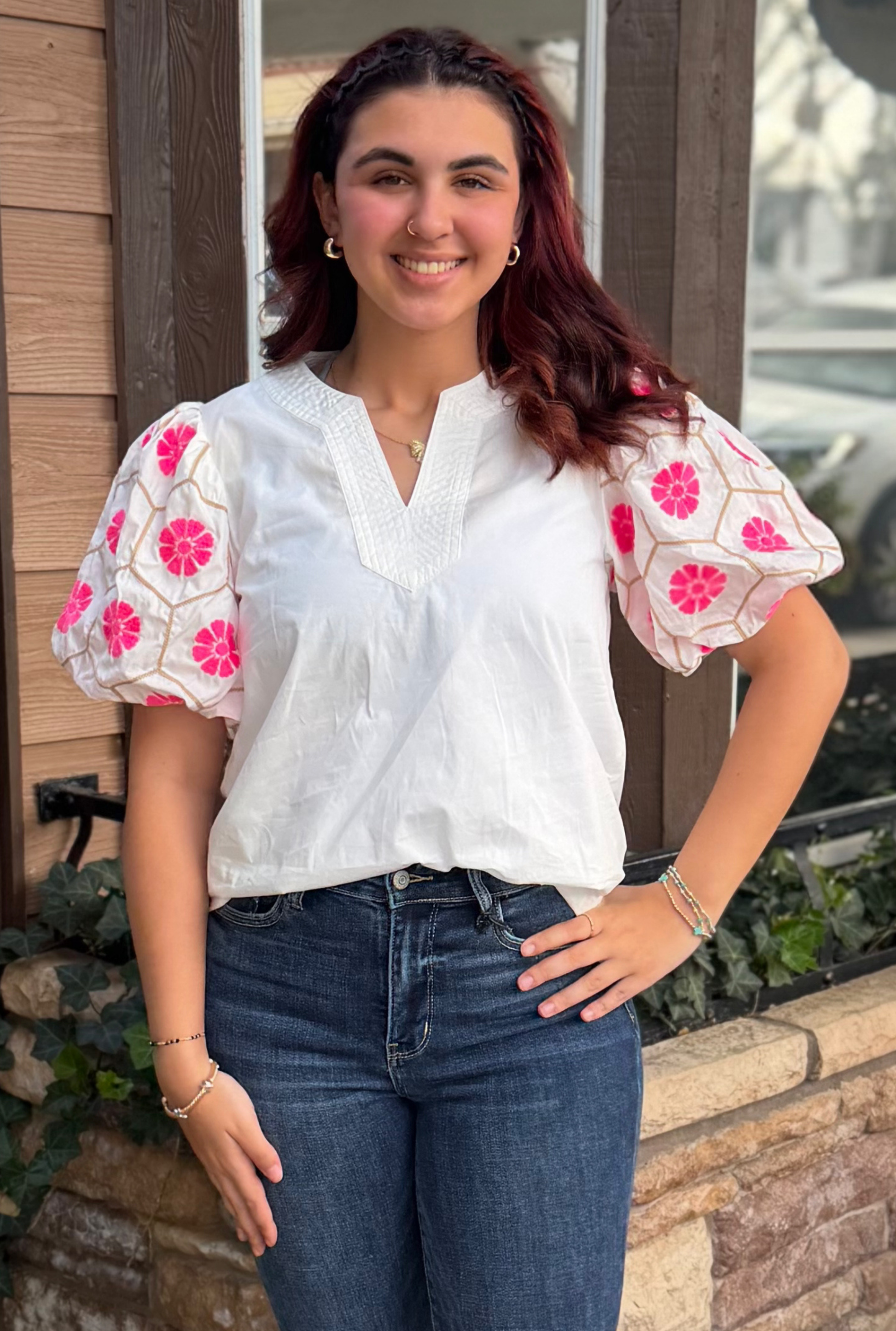 WHITE FLORAL DETAIL TOP