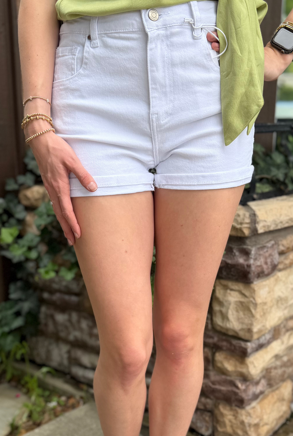 WHITE SUMMER SHORTS