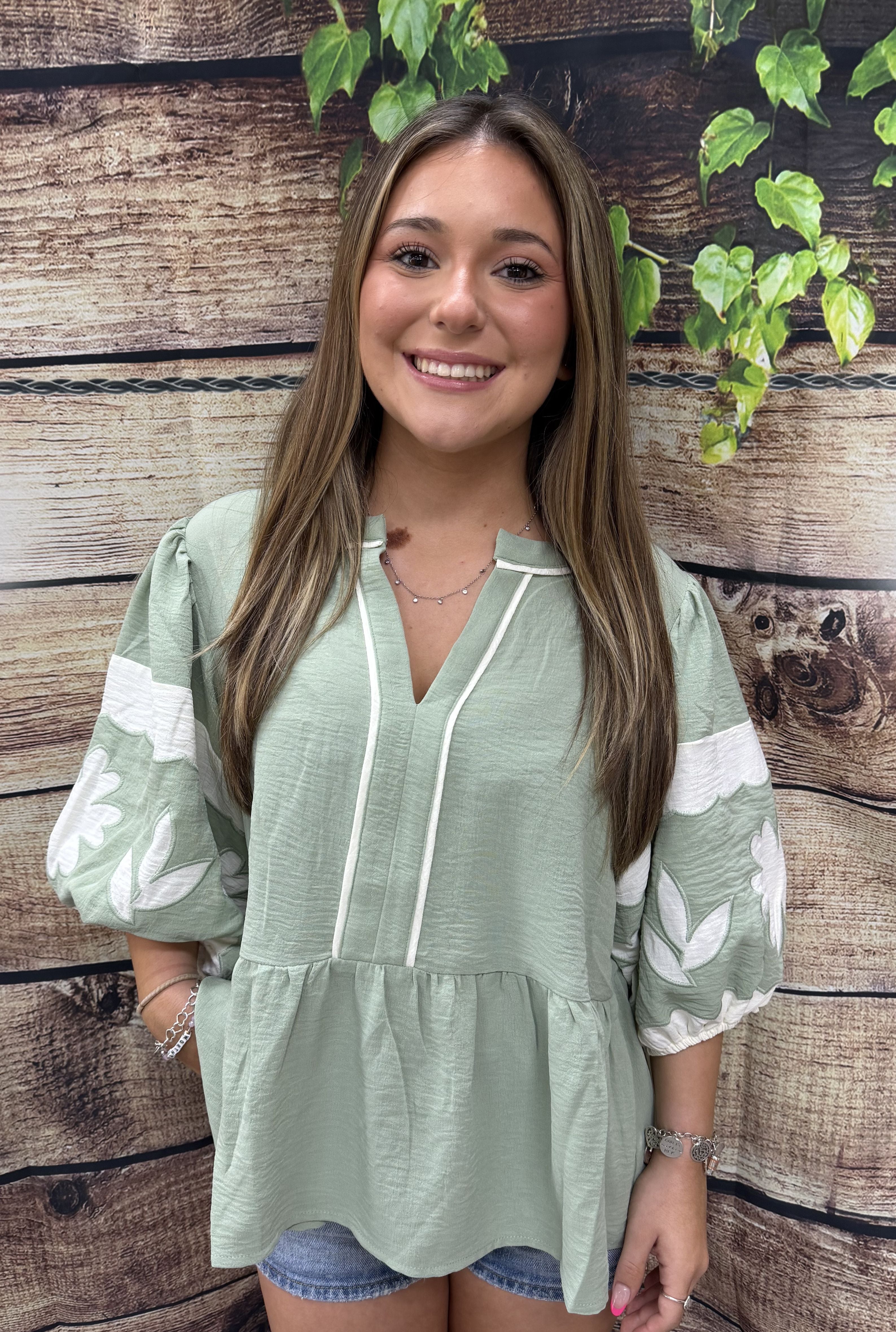 【ご購入者さま専用】HEVE Ripple Peplum Blouse SAGE PEPLUM BLOUSE – Six Shooter Junction Boutique