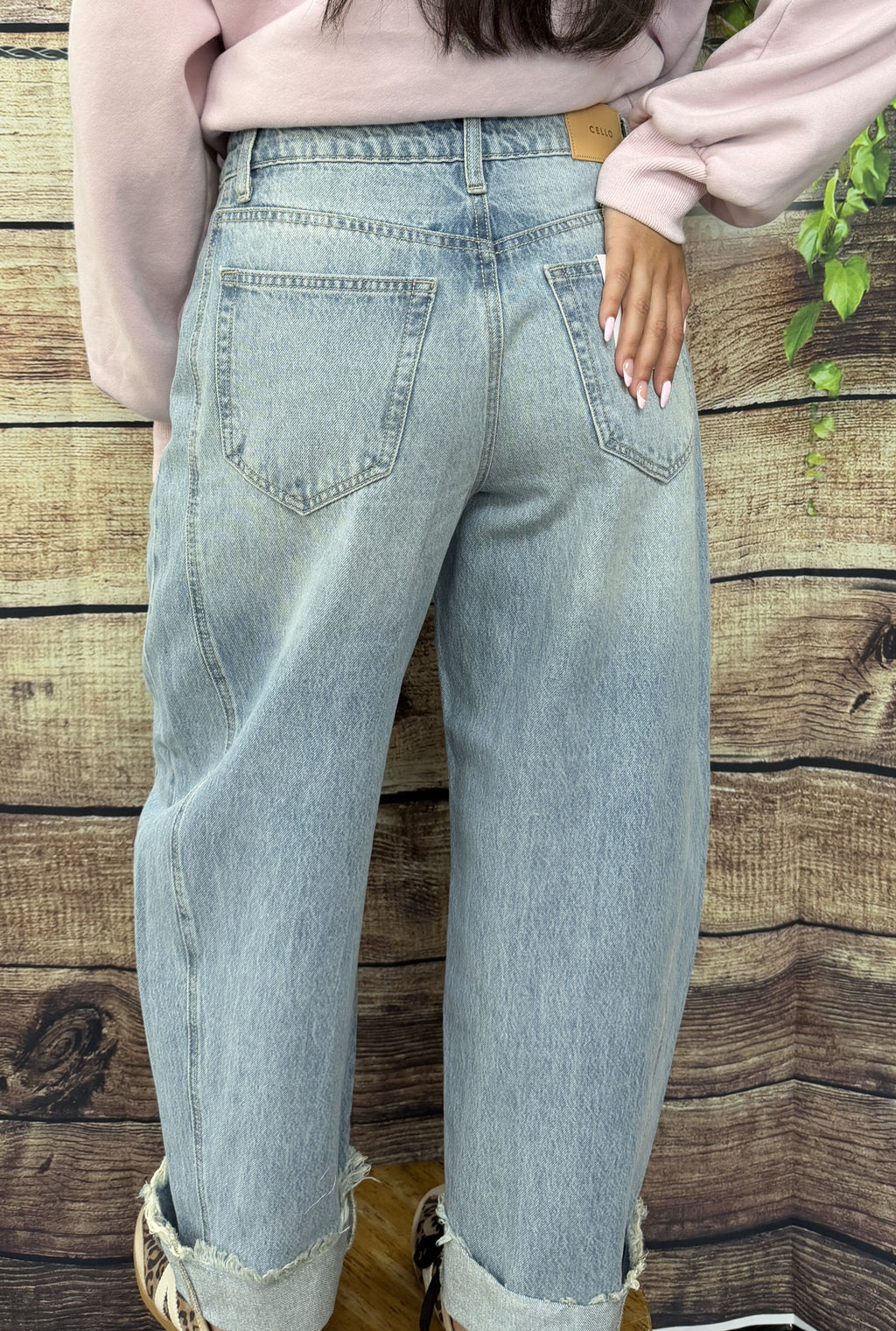 CUFFED BARREL JEANS
