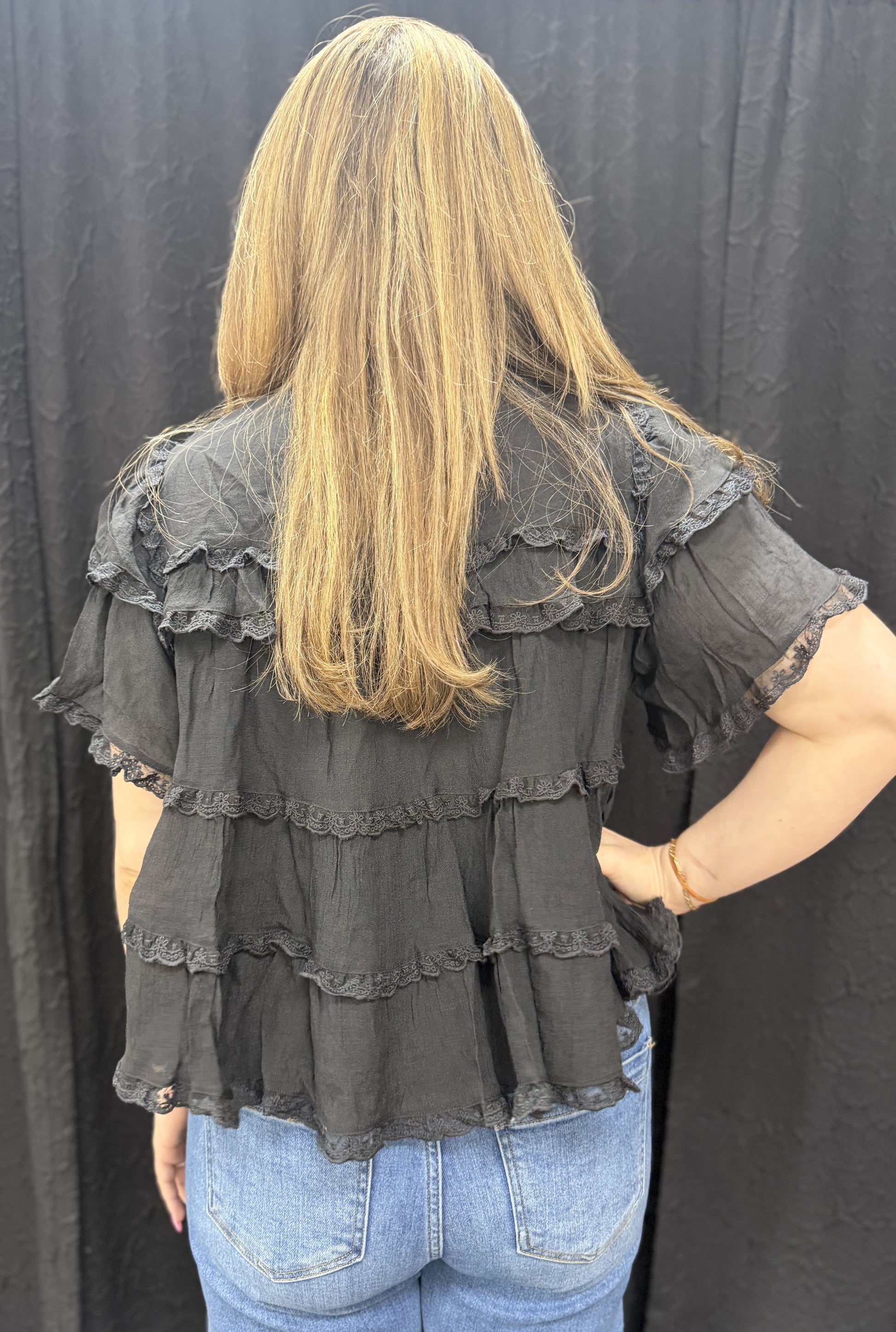 ALL THE RUFFLES TOP