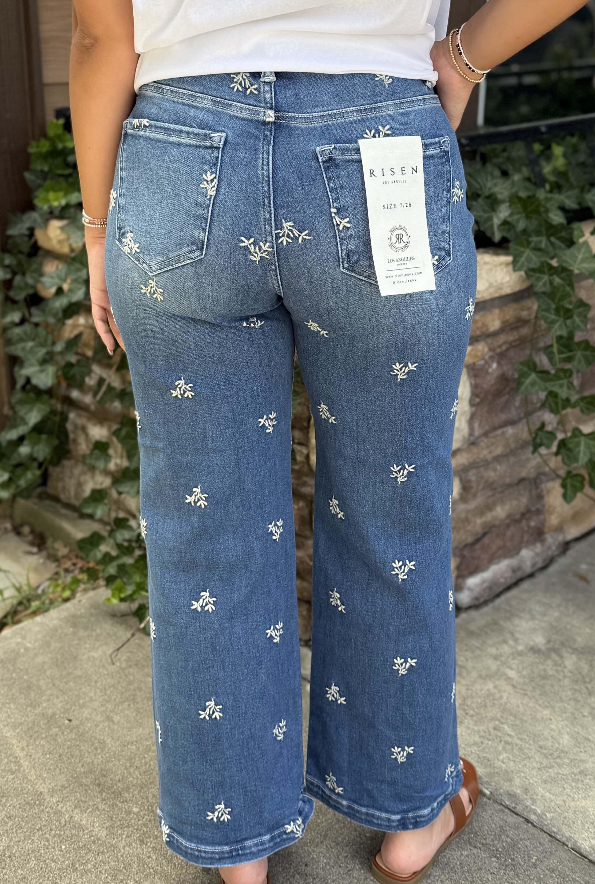 FERN EMBROIDERED CROP JEANS