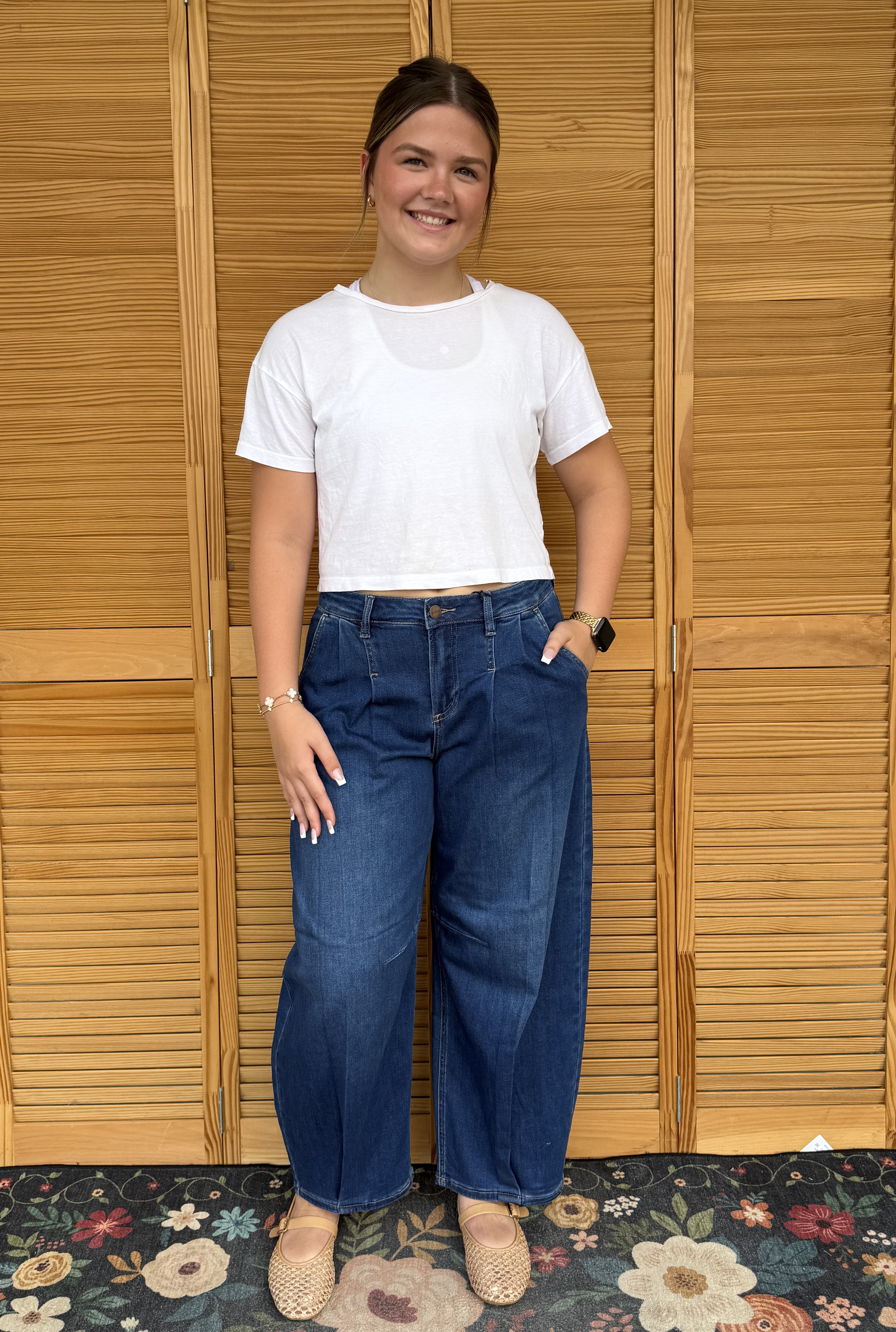 SLOUCHY DARK BARREL JEANS