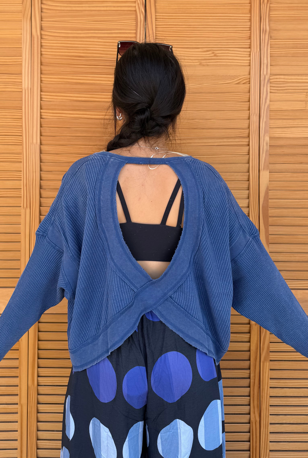 NAVY CRISSCROSS TOP