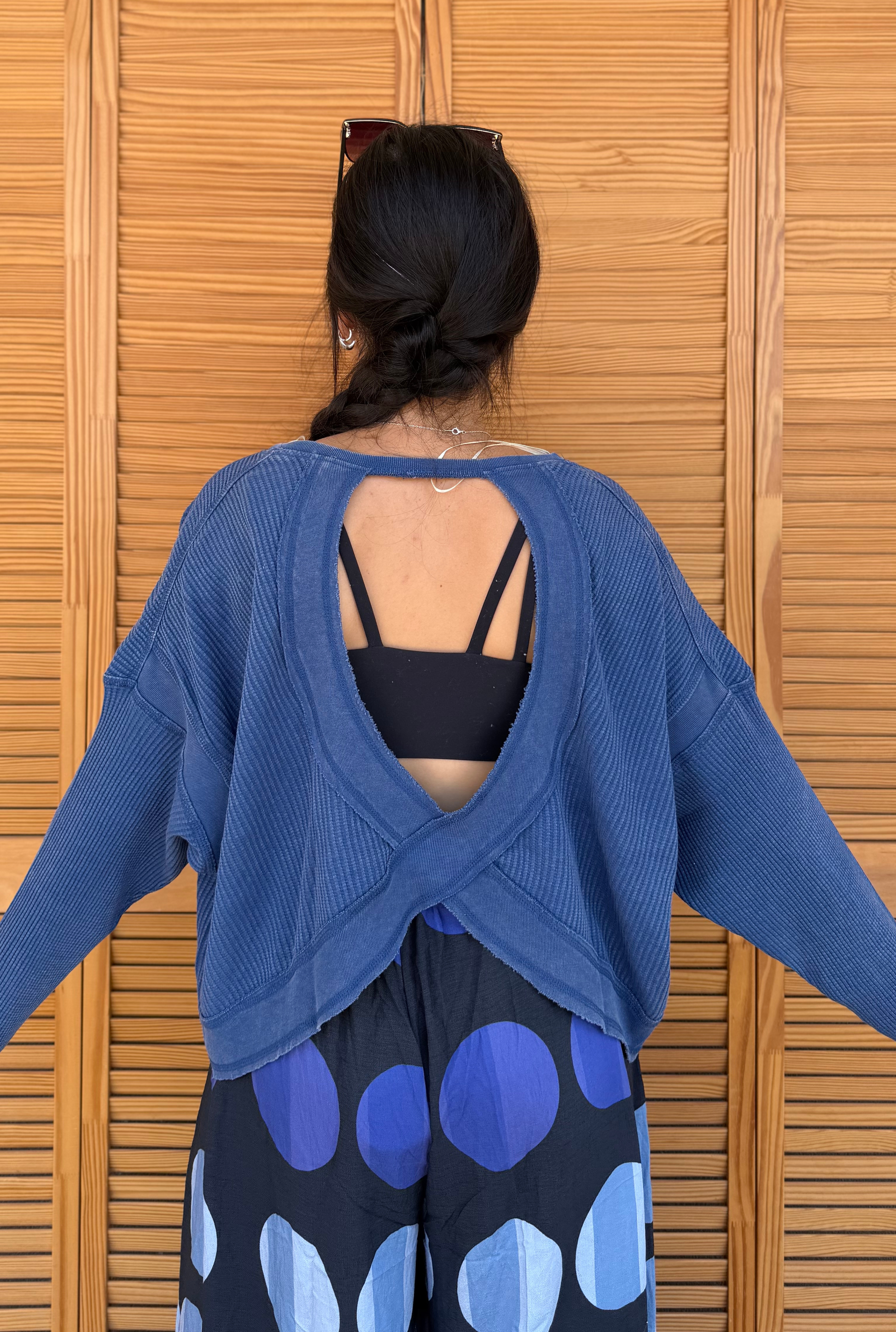 NAVY CRISSCROSS TOP
