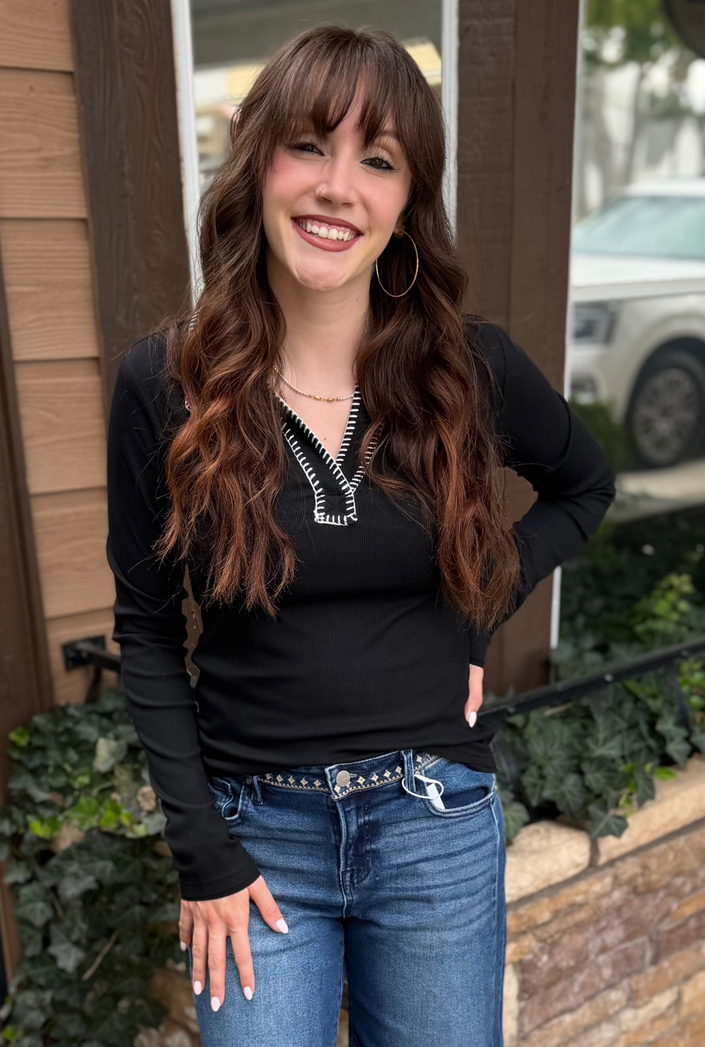 BLACK RIBBED KNIT TOP