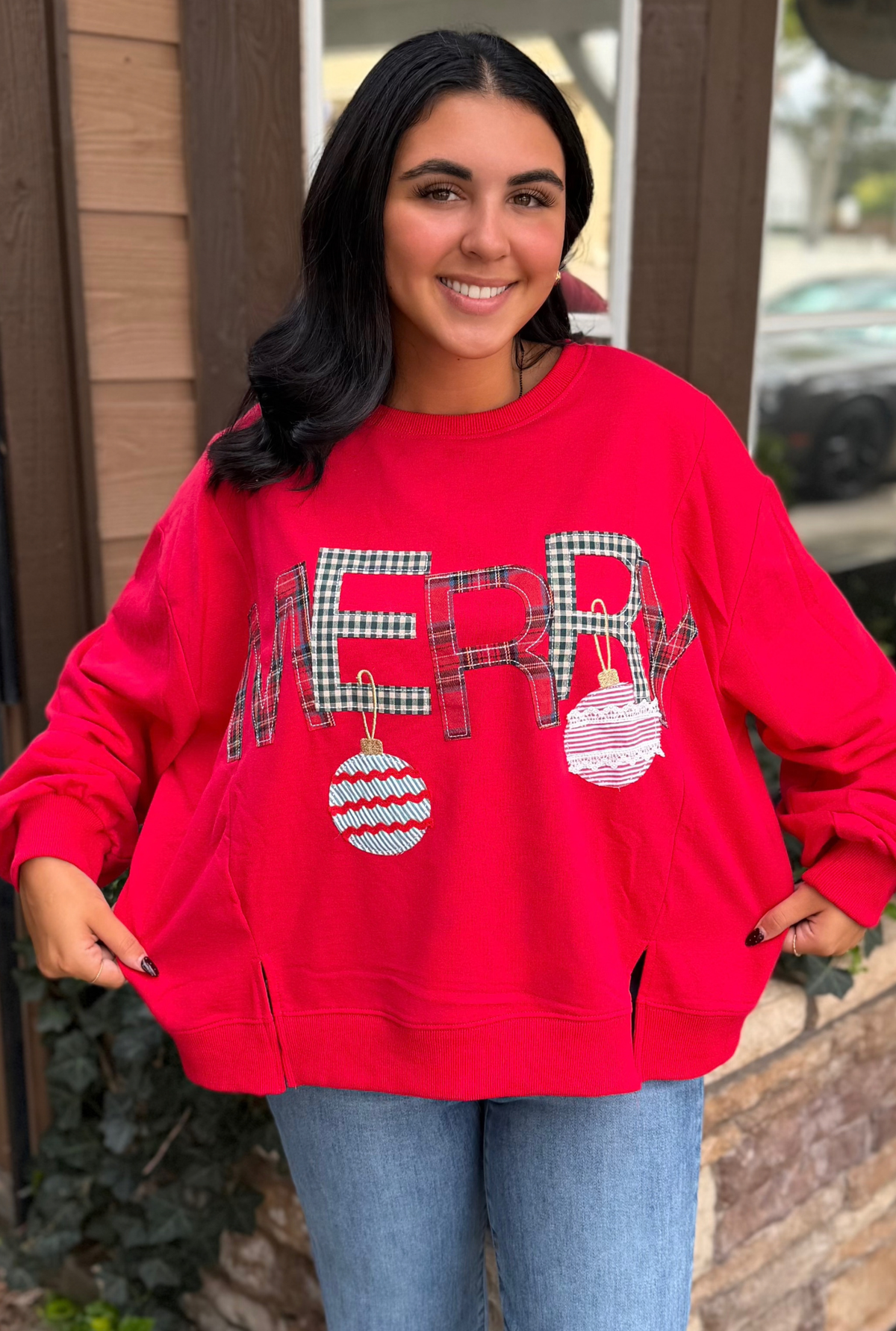 MERRY ORNAMENT LONG SLEEVE TOP