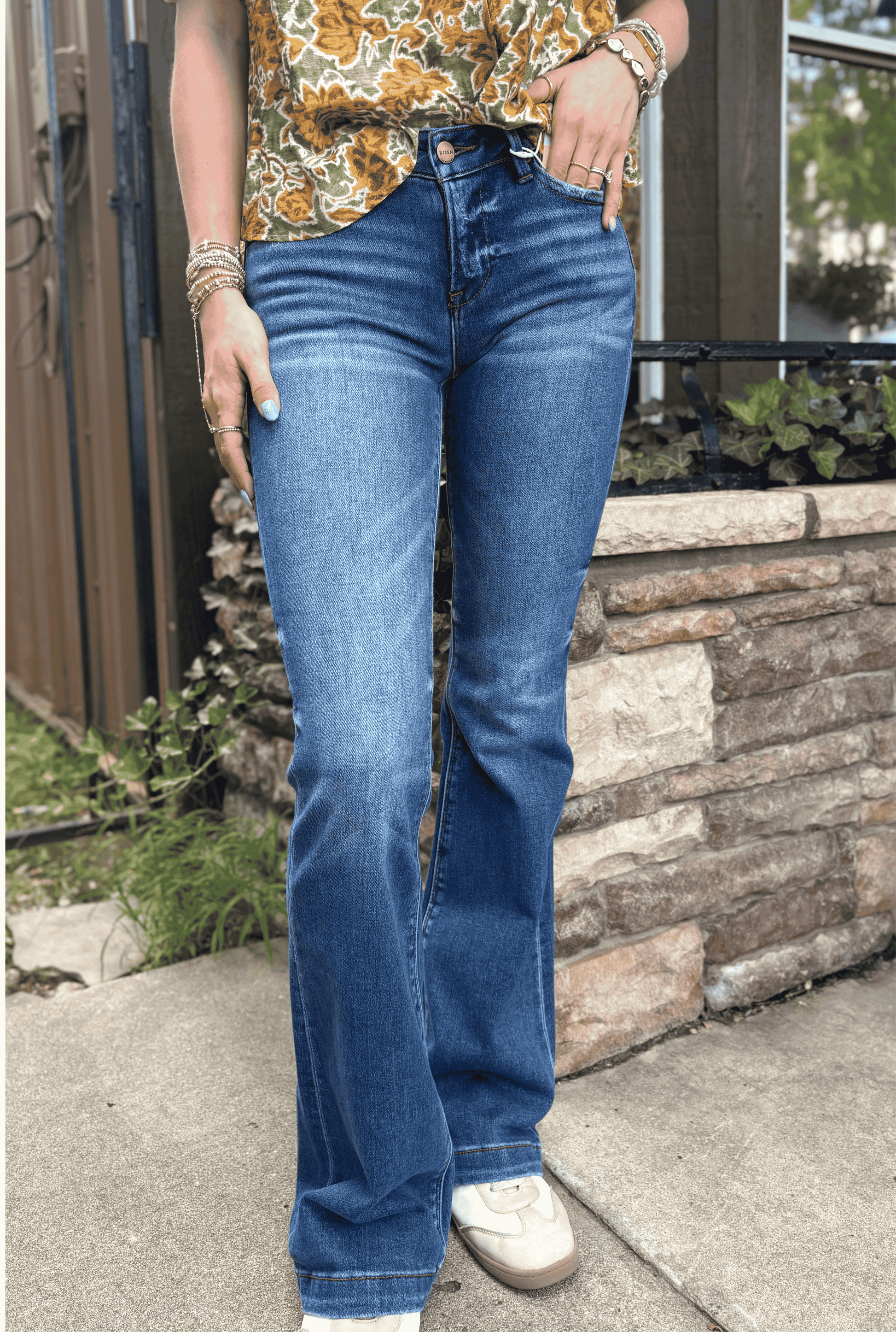 HIGH RISE WIDE FRONT PATCH POCKET JEANS