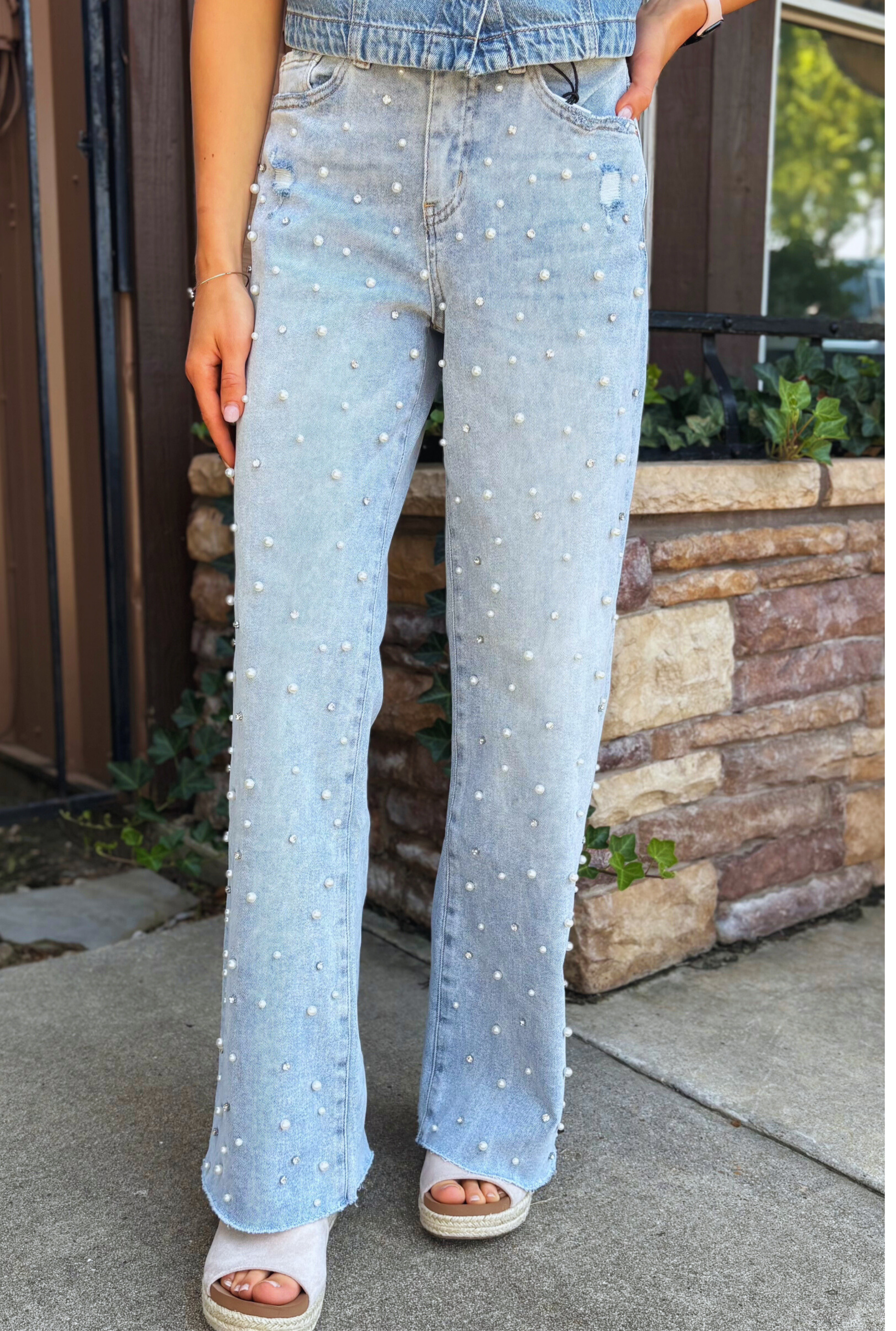 HIGH RISE WIDE LEG EMBELLISHMENT JEANS