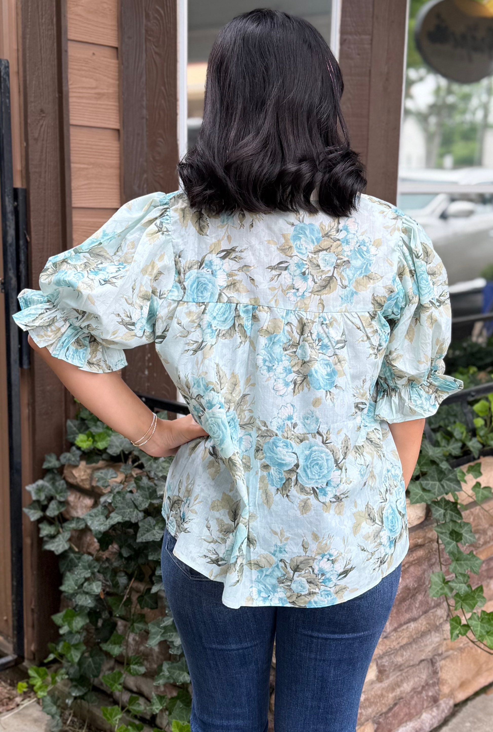 ALL ABOUT THE FLORALS TOP