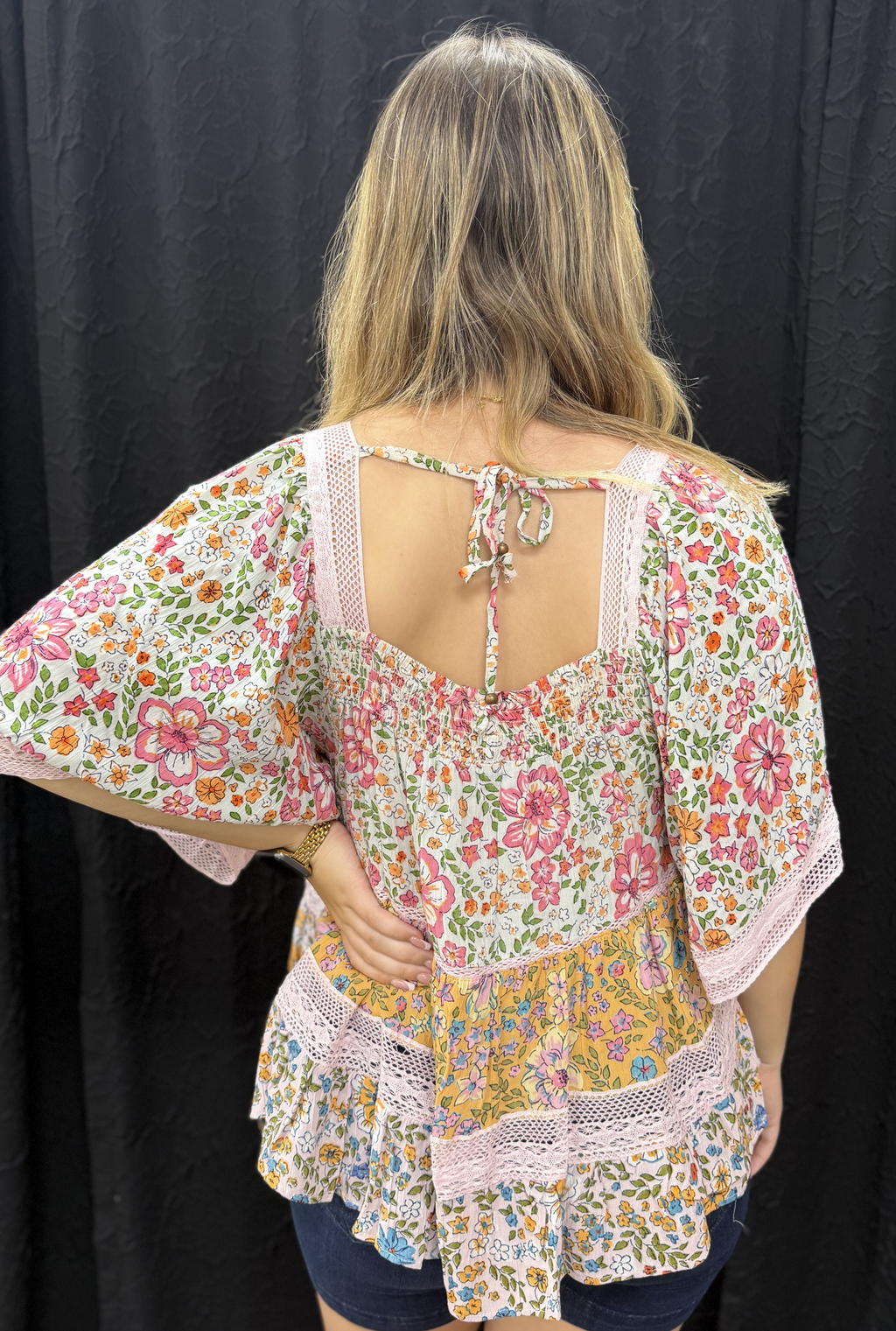 FLOWERS BLOOMING TOP