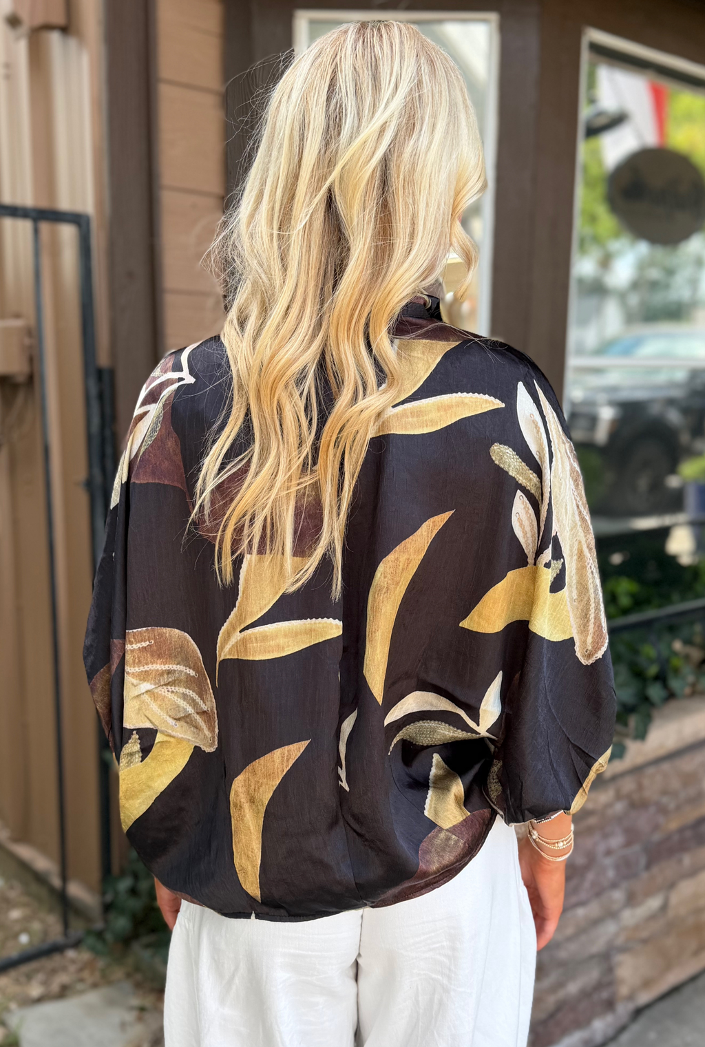 FALLING LEAVES TOP