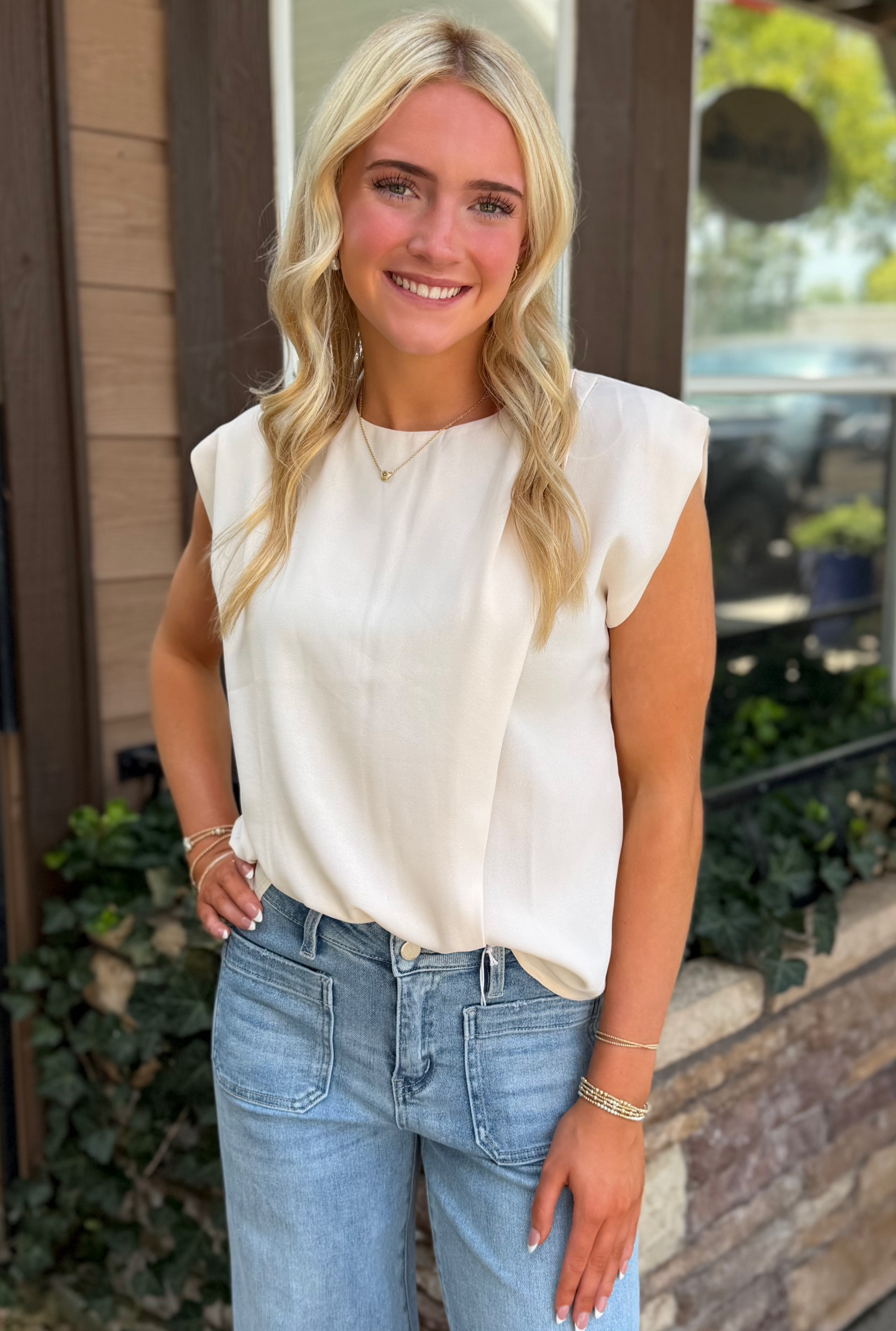 WHITE CAP SLEEVE TOP