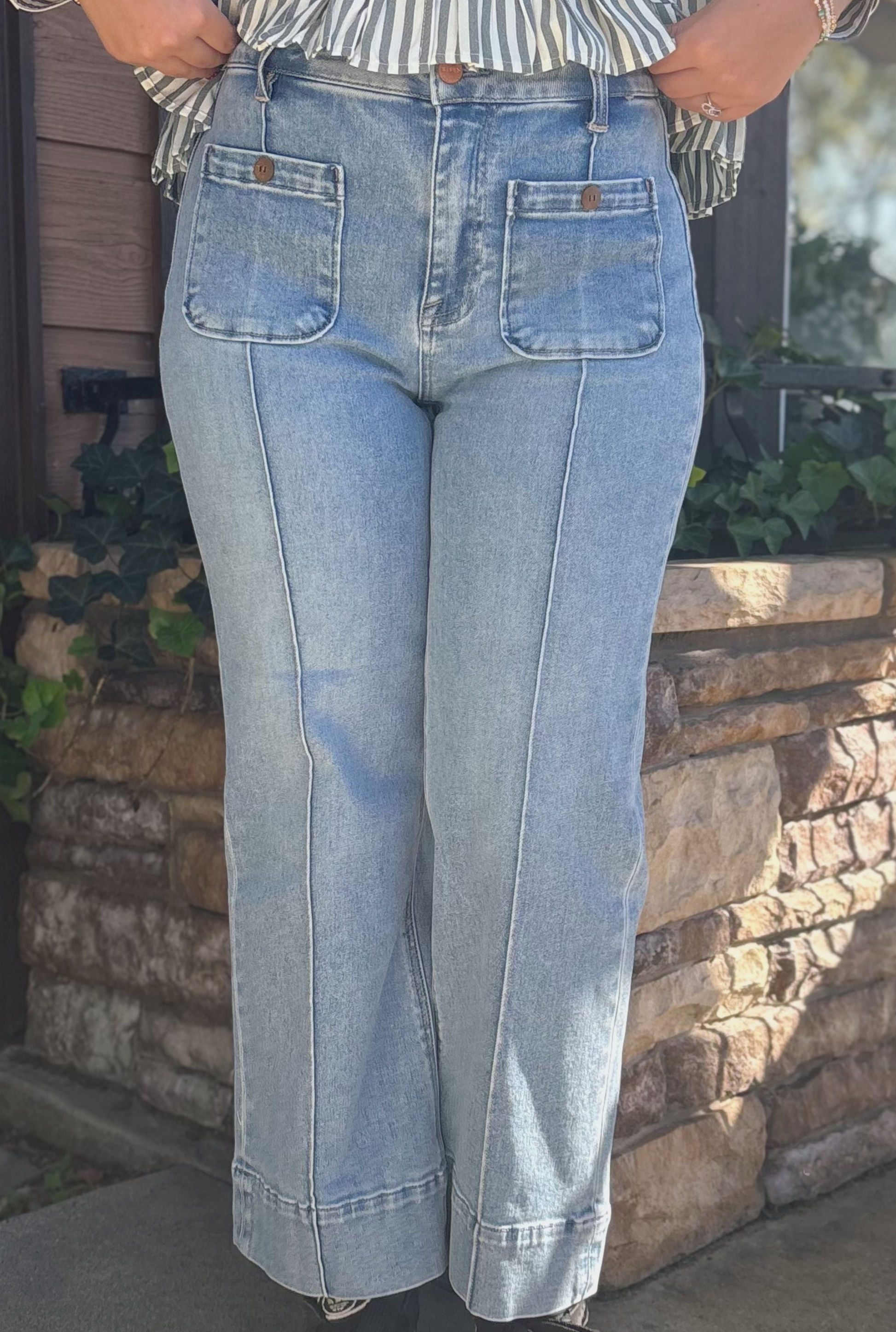 HIGH RISE CROP WIDE JEANS WITH FRONT PINTUCK AND PATCH POCKET DETAILS