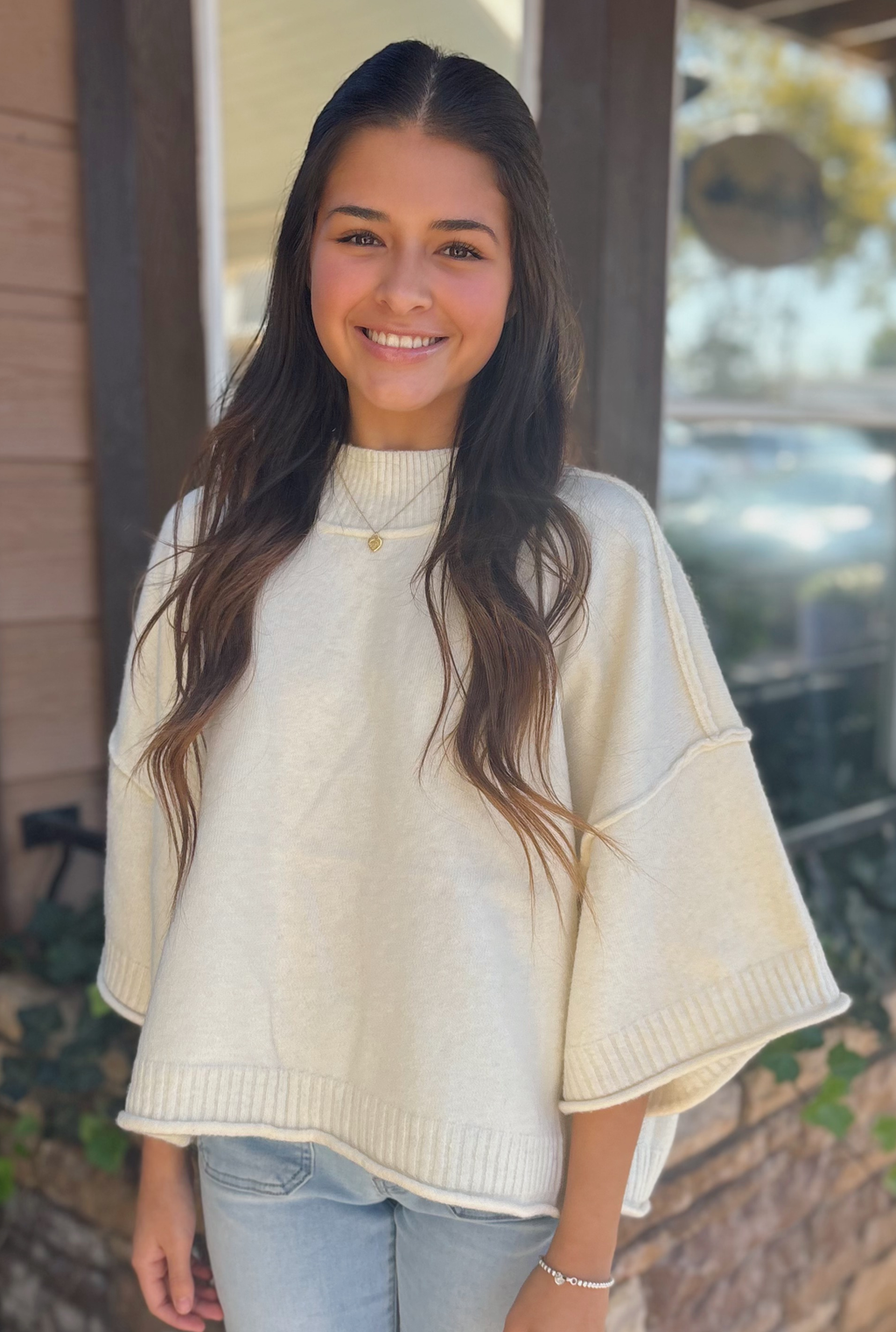 IVORY SHORT SLEEVE SWEATER