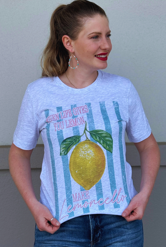 WHEN LIFE GIVES YOU LEMONS GRAPHIC TEE