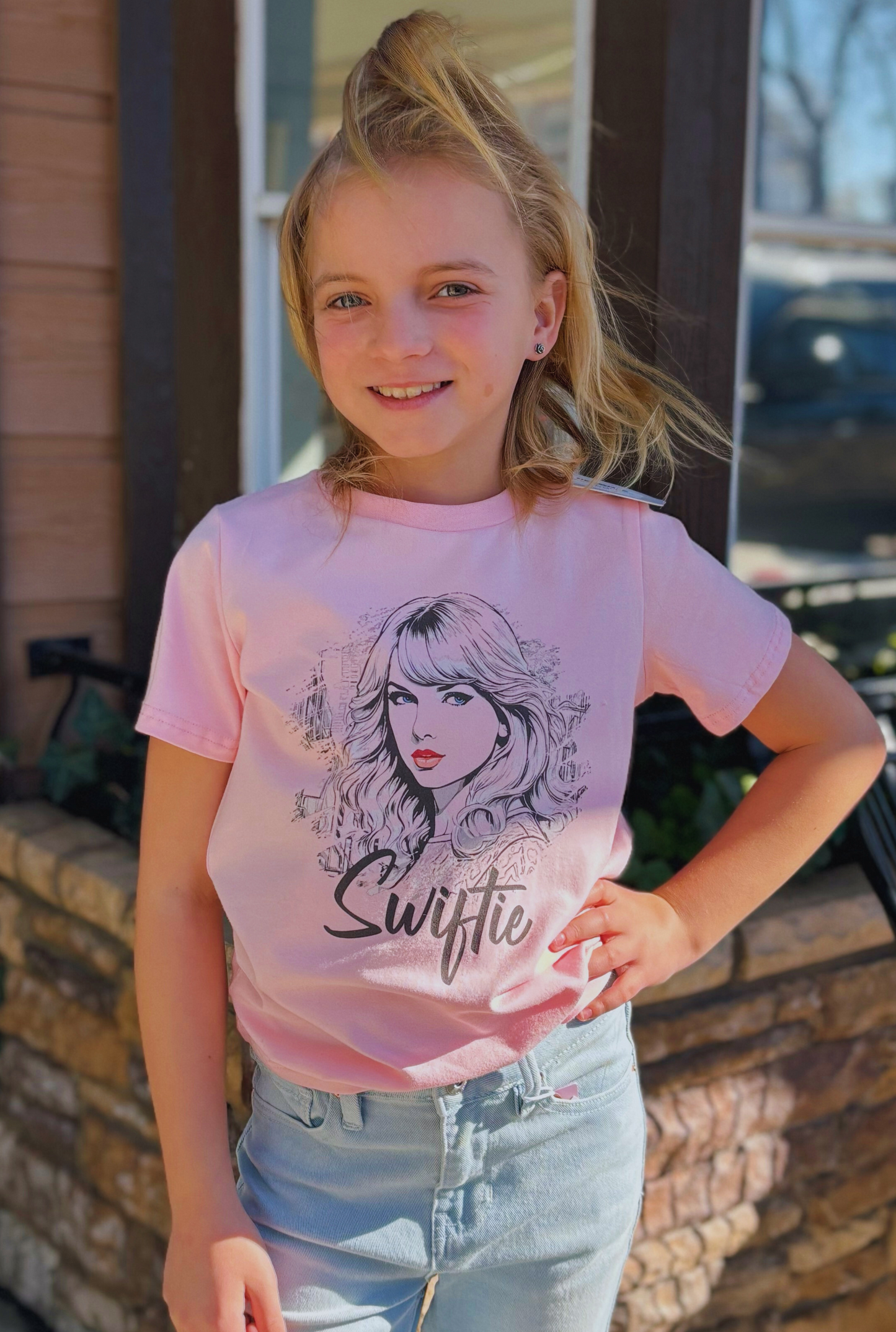 PINK SWIFTIE KID'S GRAPHIC TEE