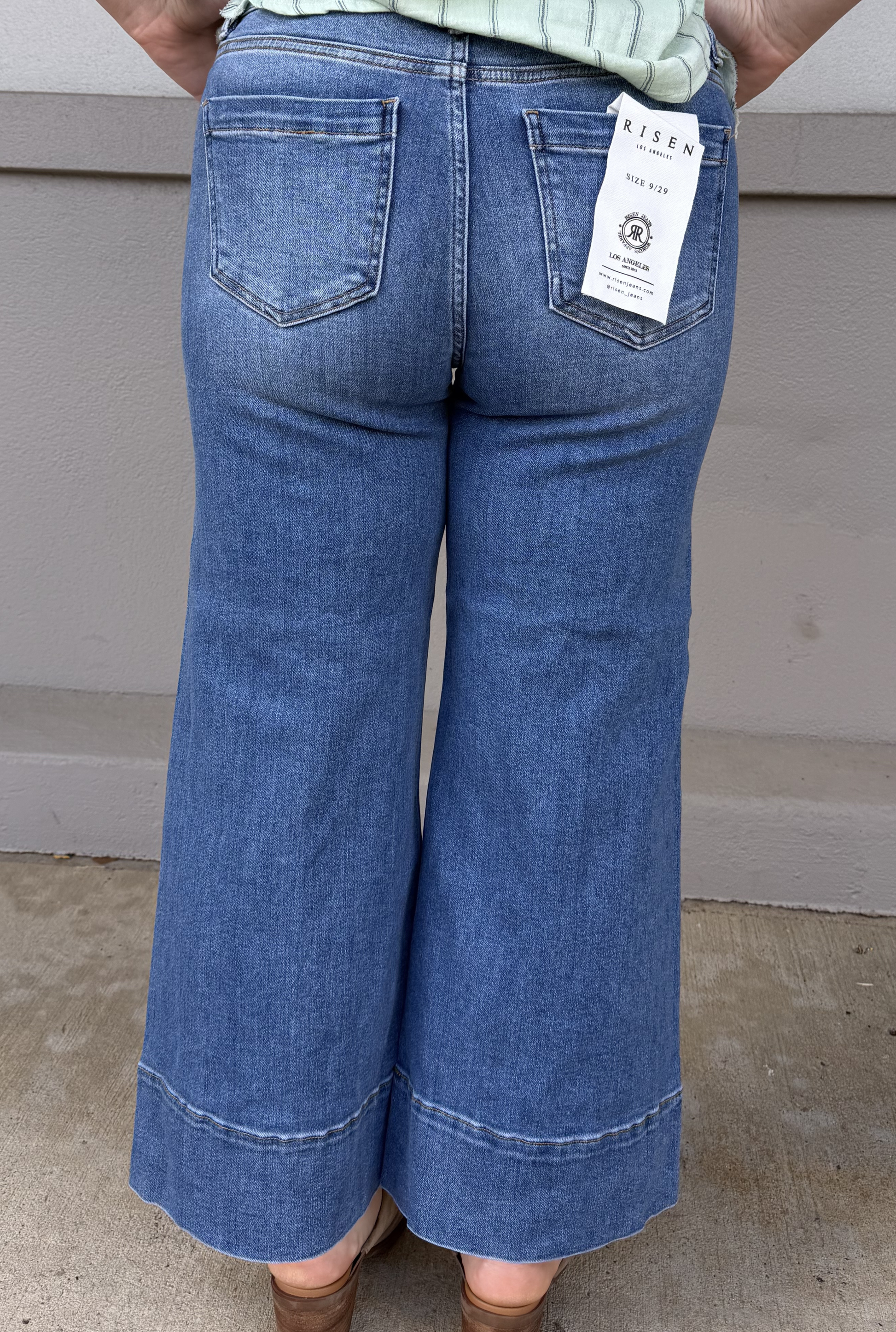 TUMMY CONTROL MID RISE CROP WIDE PINTUCK FRONT JEANS