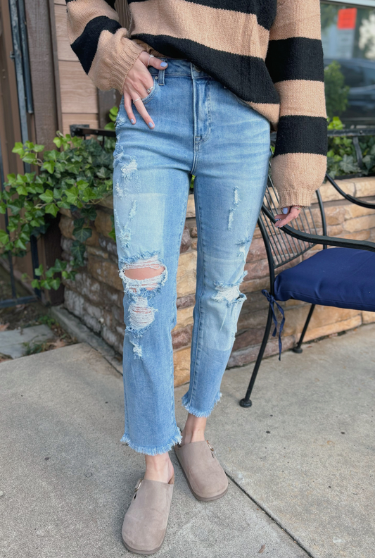 RISEN HIGH-WAIST STRAIGHT JEANS