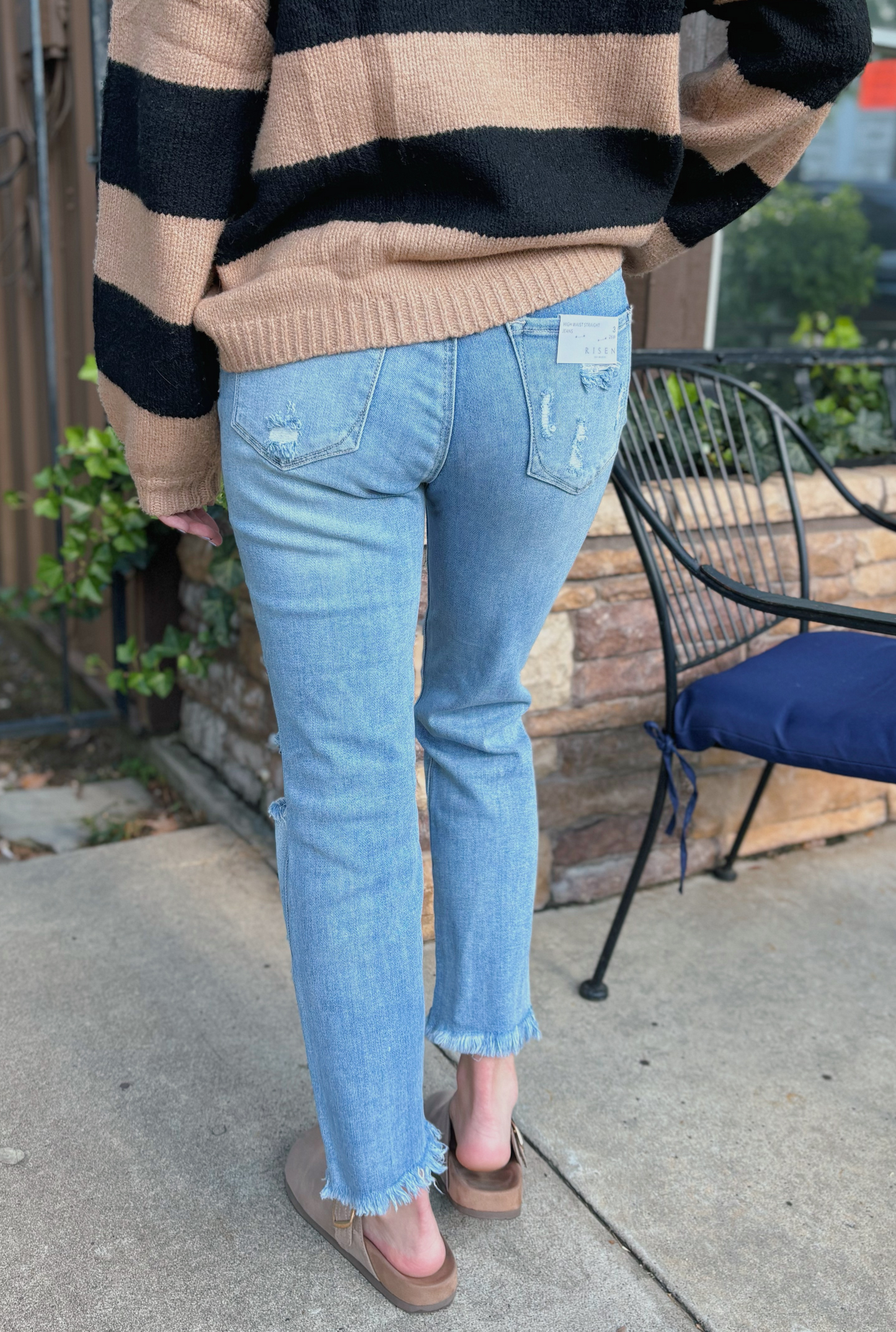 RISEN HIGH-WAIST STRAIGHT JEANS