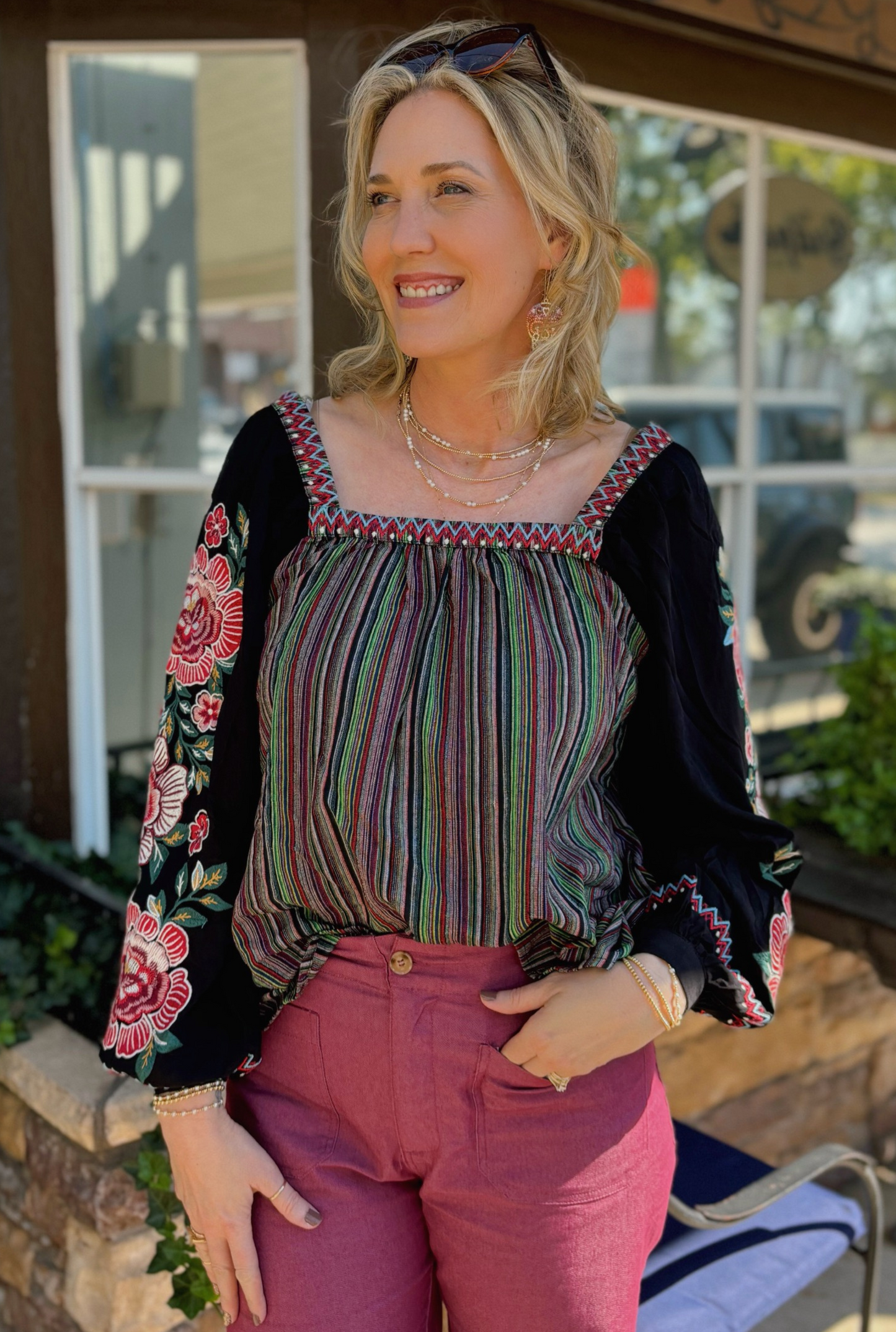 BLACK FLORAL TIME TOP